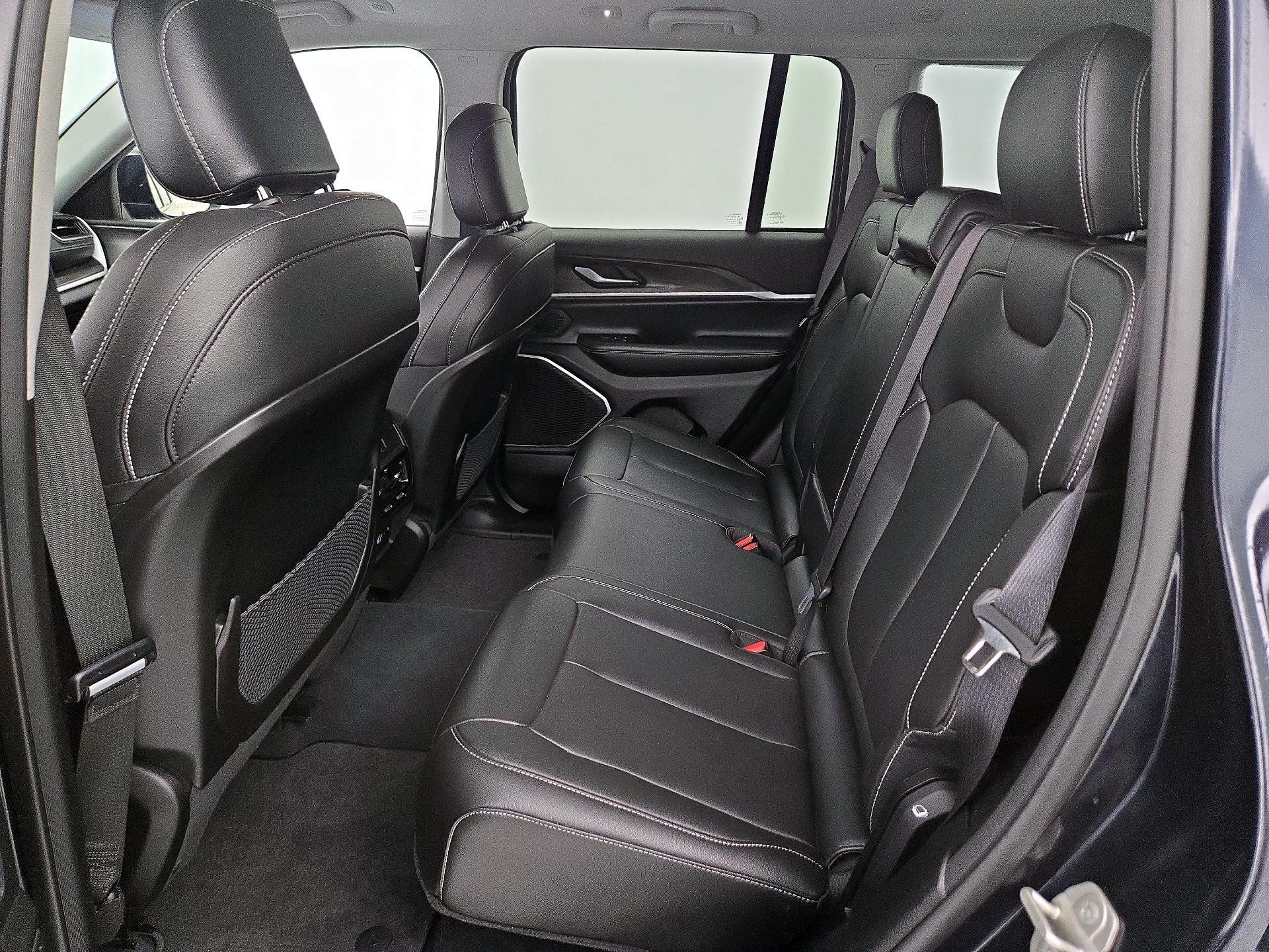 Thumbnail: 2023 Jeep Grand Cherokee - 20