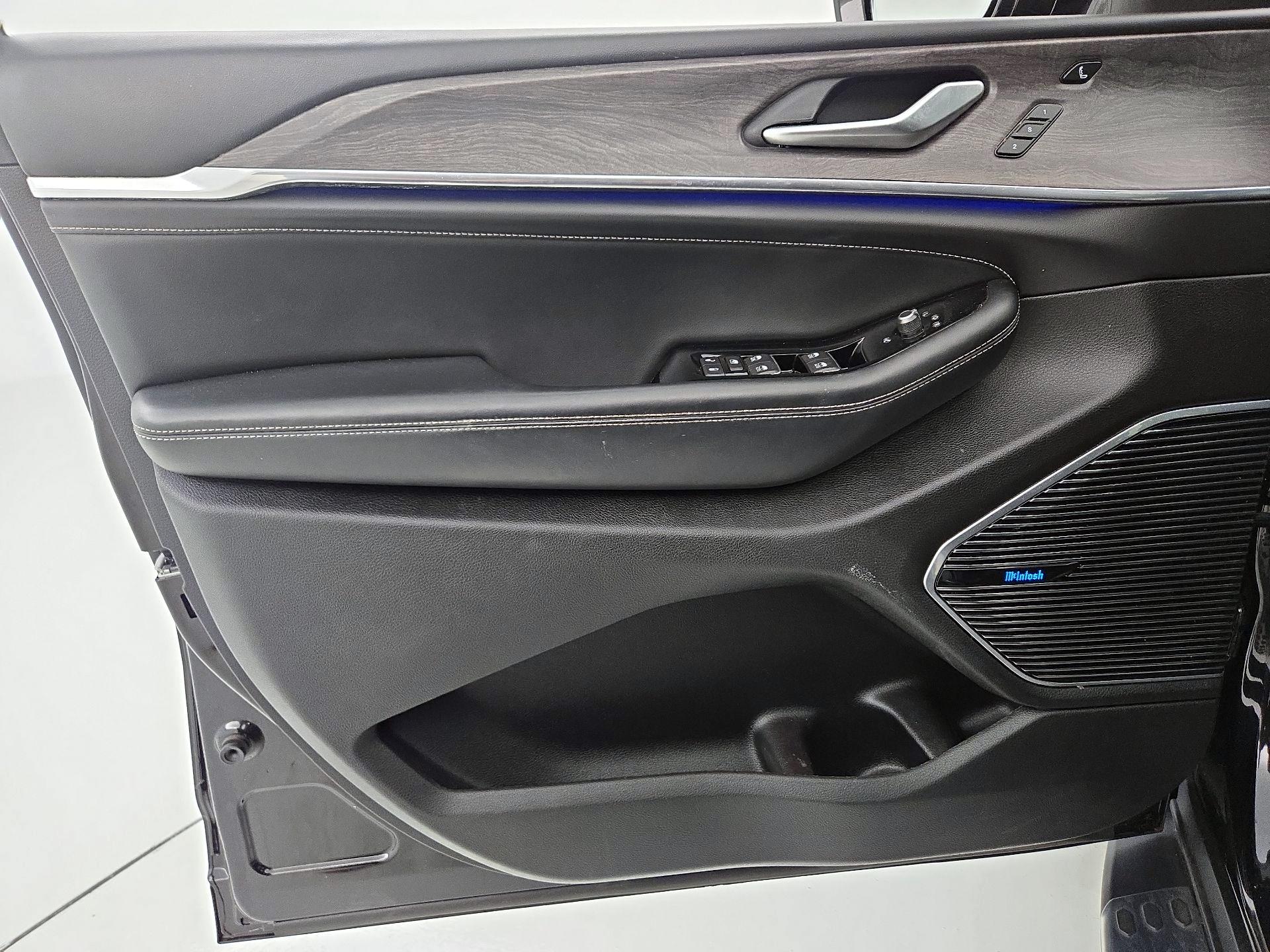 Thumbnail: 2022 Jeep Grand Cherokee L - 12