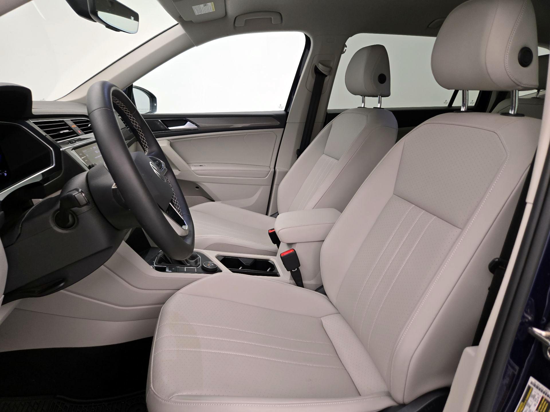 Thumbnail: 2022 Volkswagen Tiguan - 11