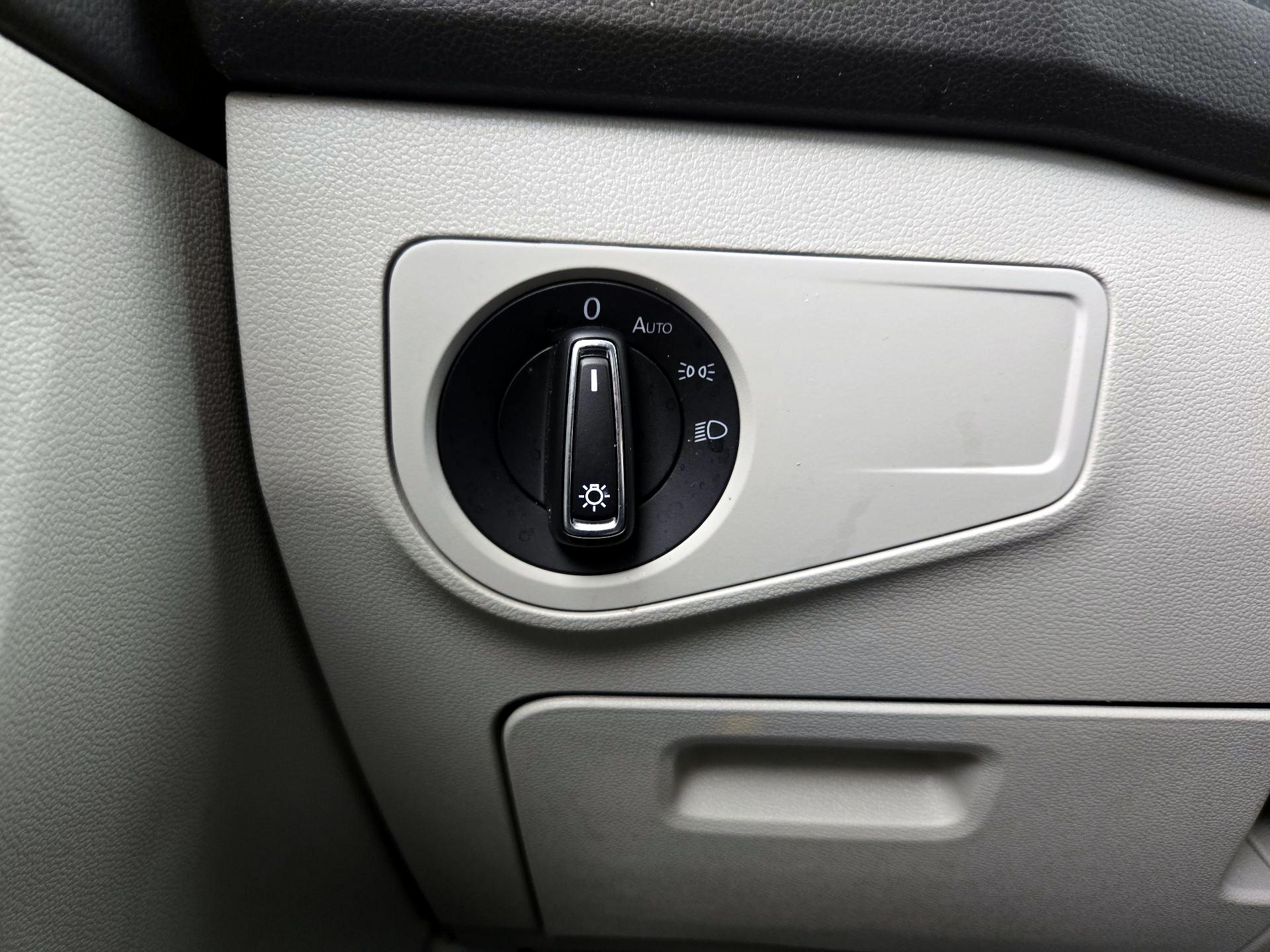 Thumbnail: 2022 Volkswagen Tiguan - 13