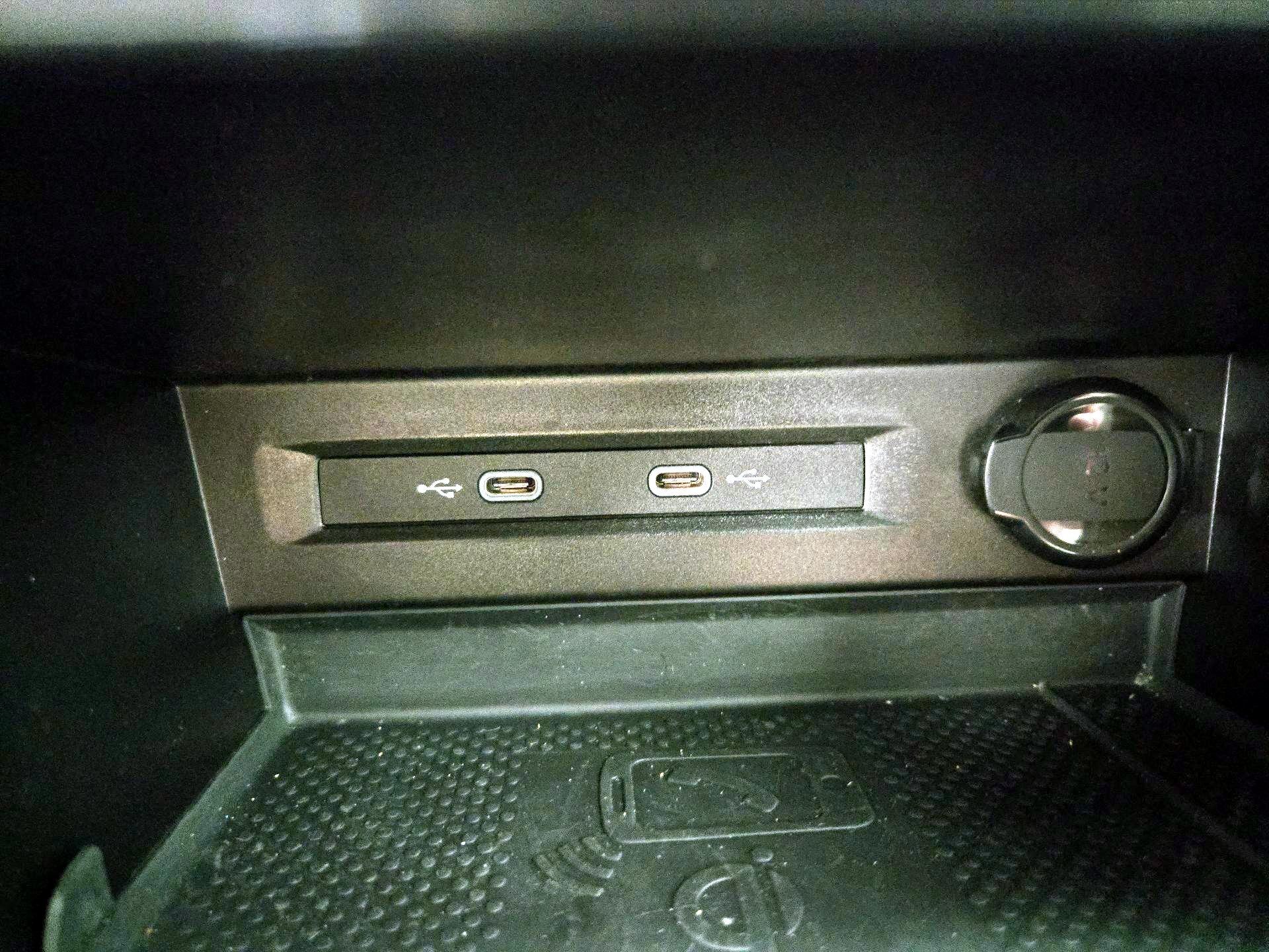 Thumbnail: 2022 Volkswagen Tiguan - 18