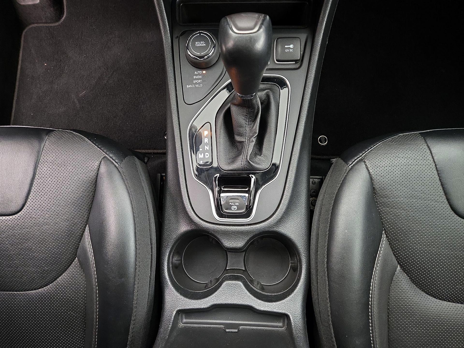 Thumbnail: 2022 Jeep Cherokee - 17