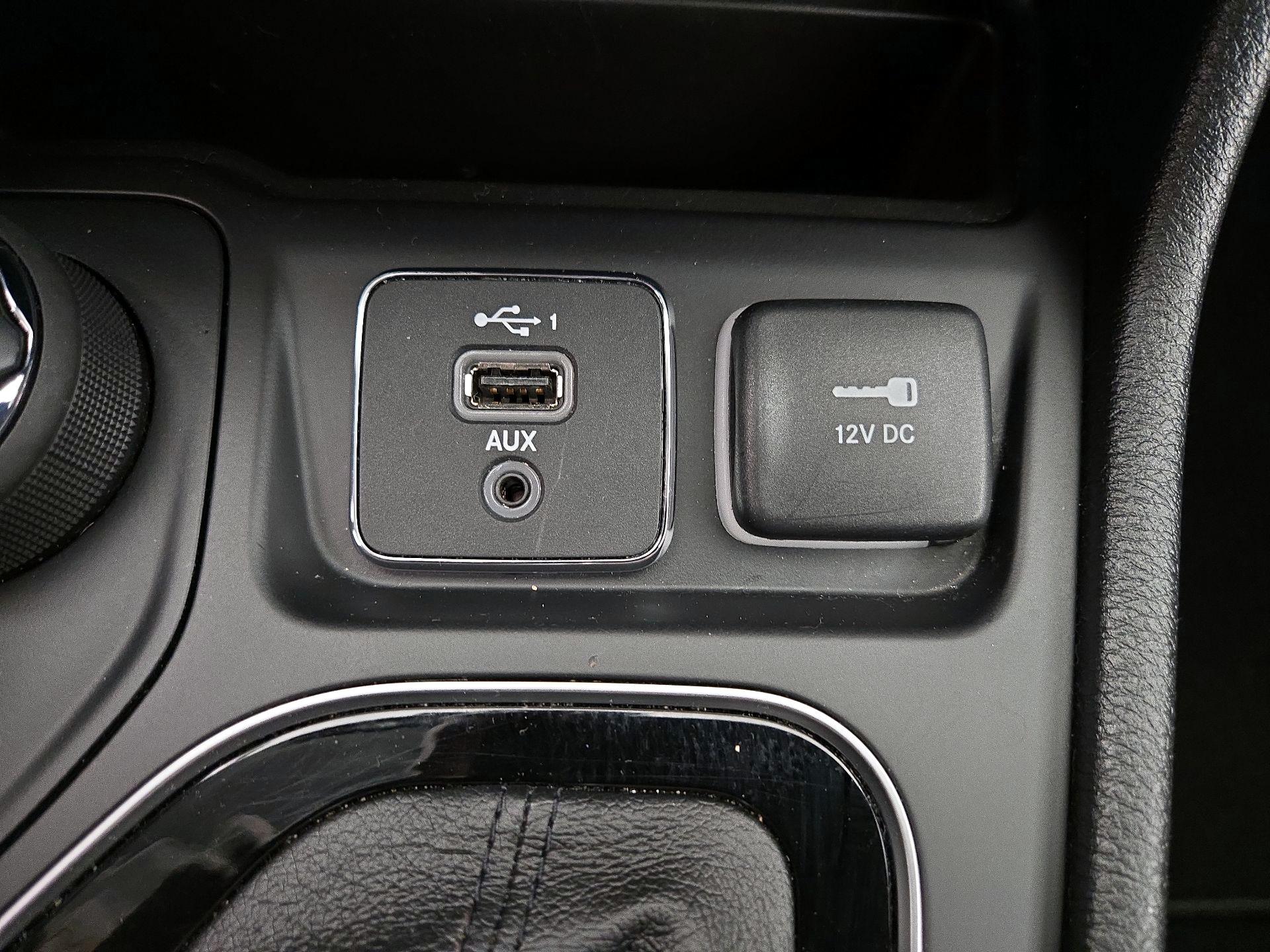 Thumbnail: 2022 Jeep Cherokee - 18