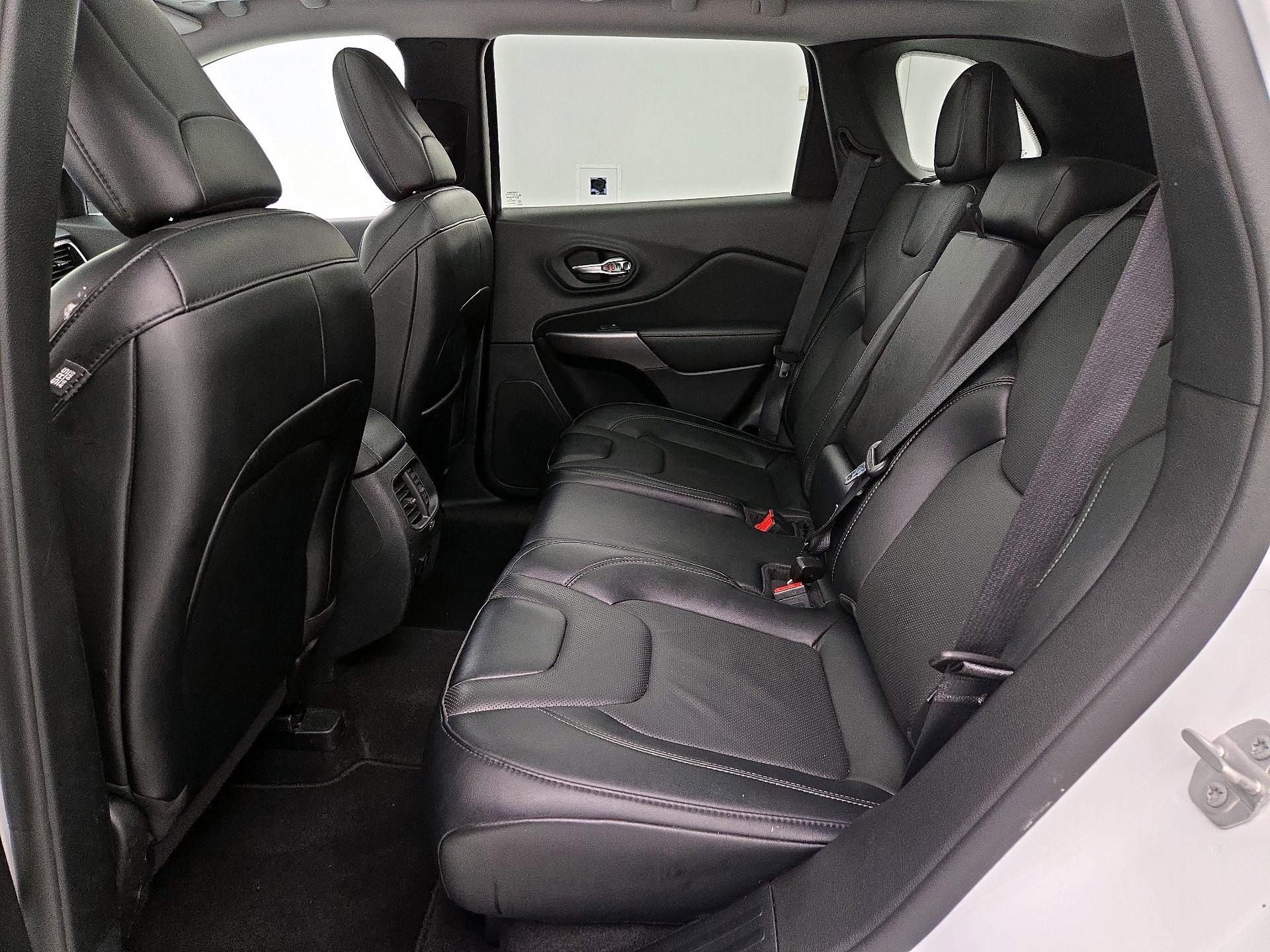 Thumbnail: 2022 Jeep Cherokee - 20