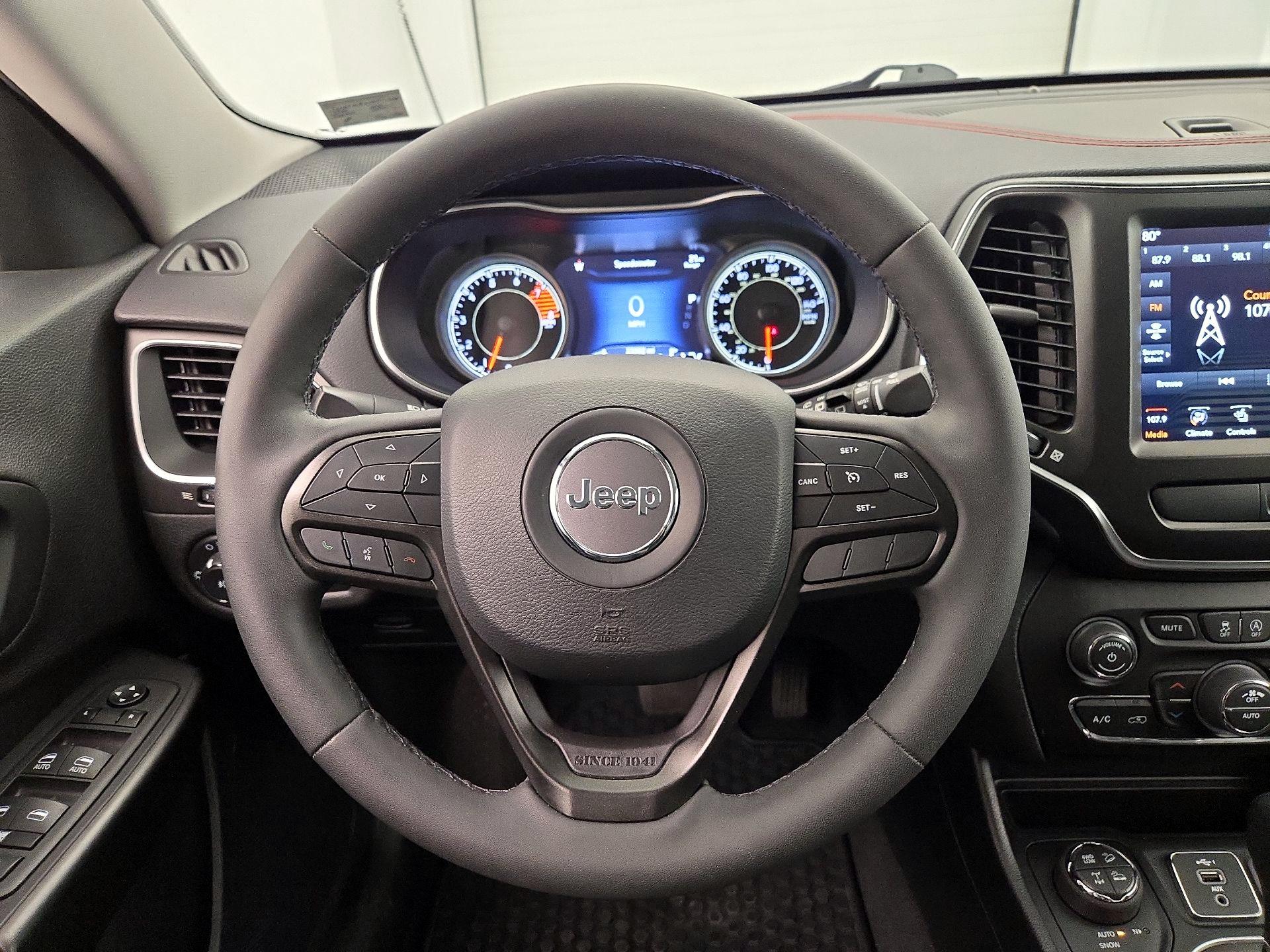 Thumbnail: 2022 Jeep Cherokee - 10