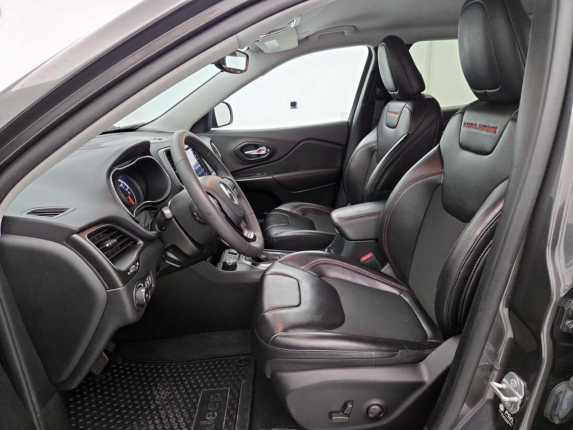 Thumbnail: 2022 Jeep Cherokee - 11