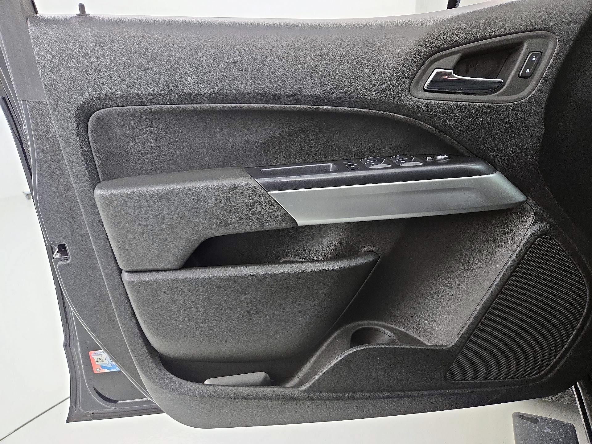 Thumbnail: 2022 Chevrolet Colorado - 12