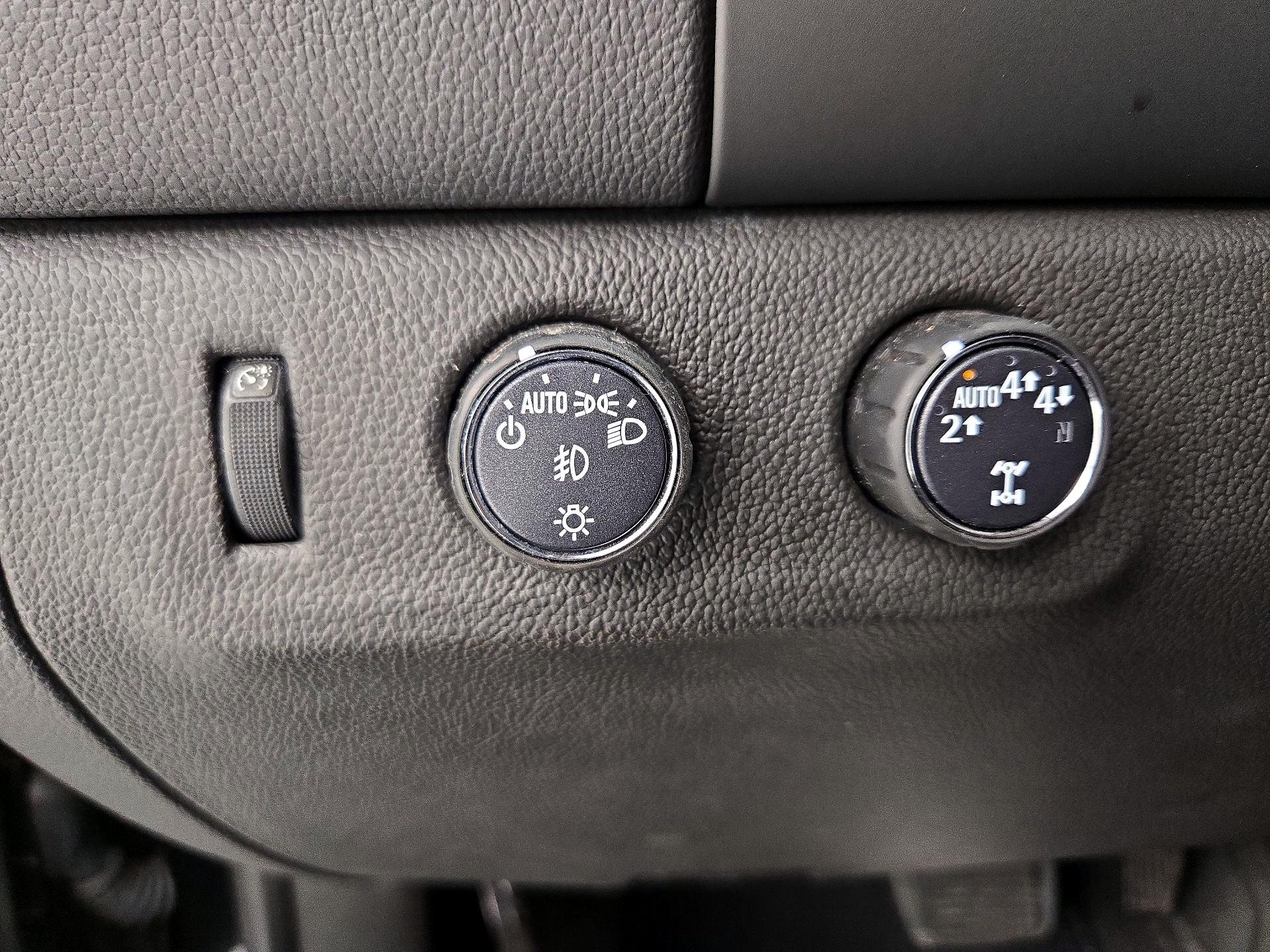 Thumbnail: 2022 Chevrolet Colorado - 13