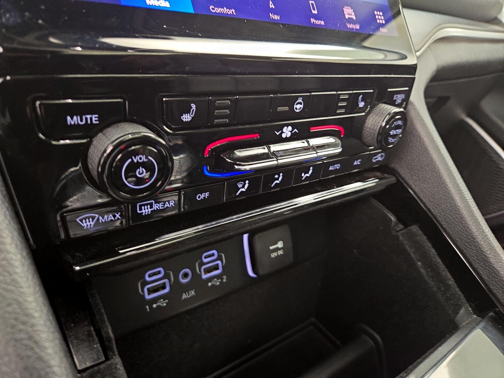 Thumbnail: 2022 Jeep Grand Cherokee L - 17