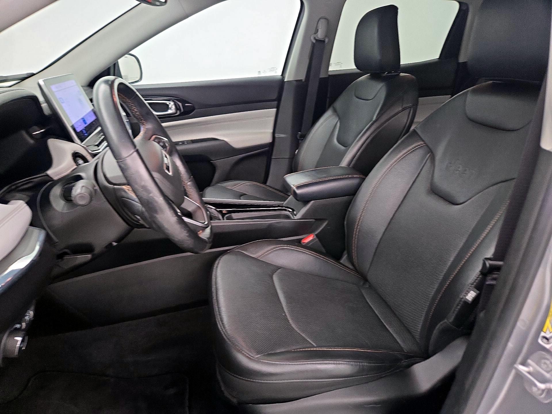 Thumbnail: 2022 Jeep Compass - 11