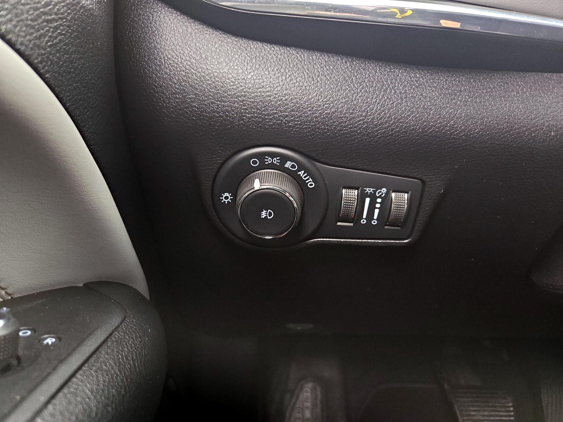 Thumbnail: 2022 Jeep Compass - 13