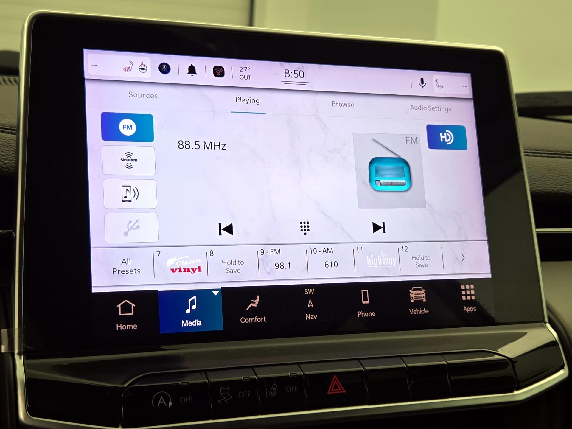 Thumbnail: 2022 Jeep Compass - 16