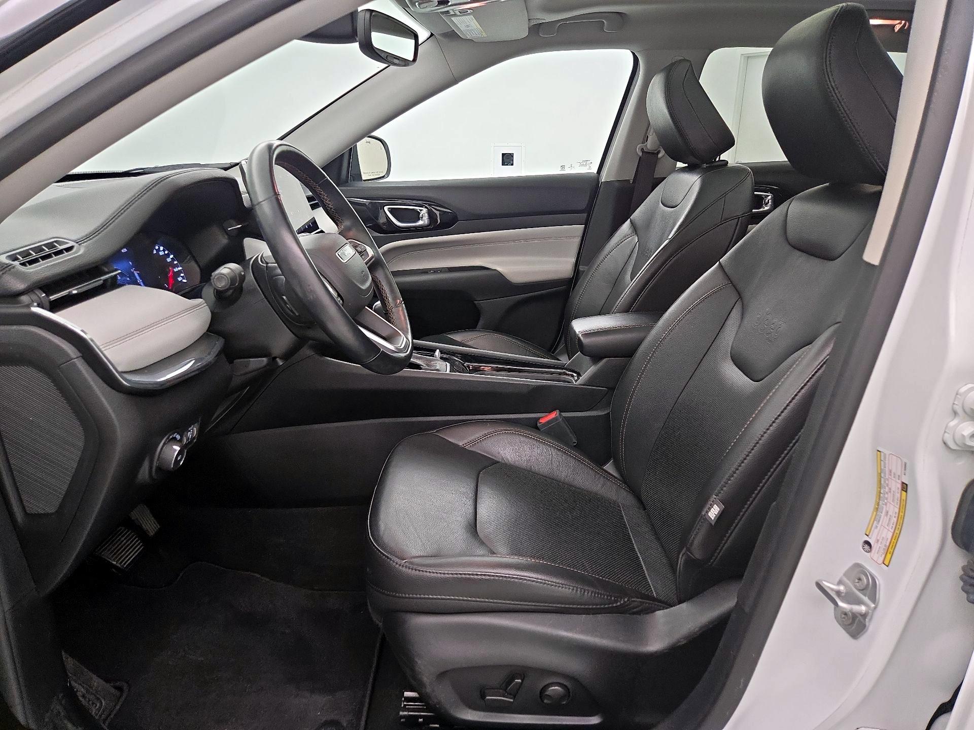 Thumbnail: 2022 Jeep Compass - 11