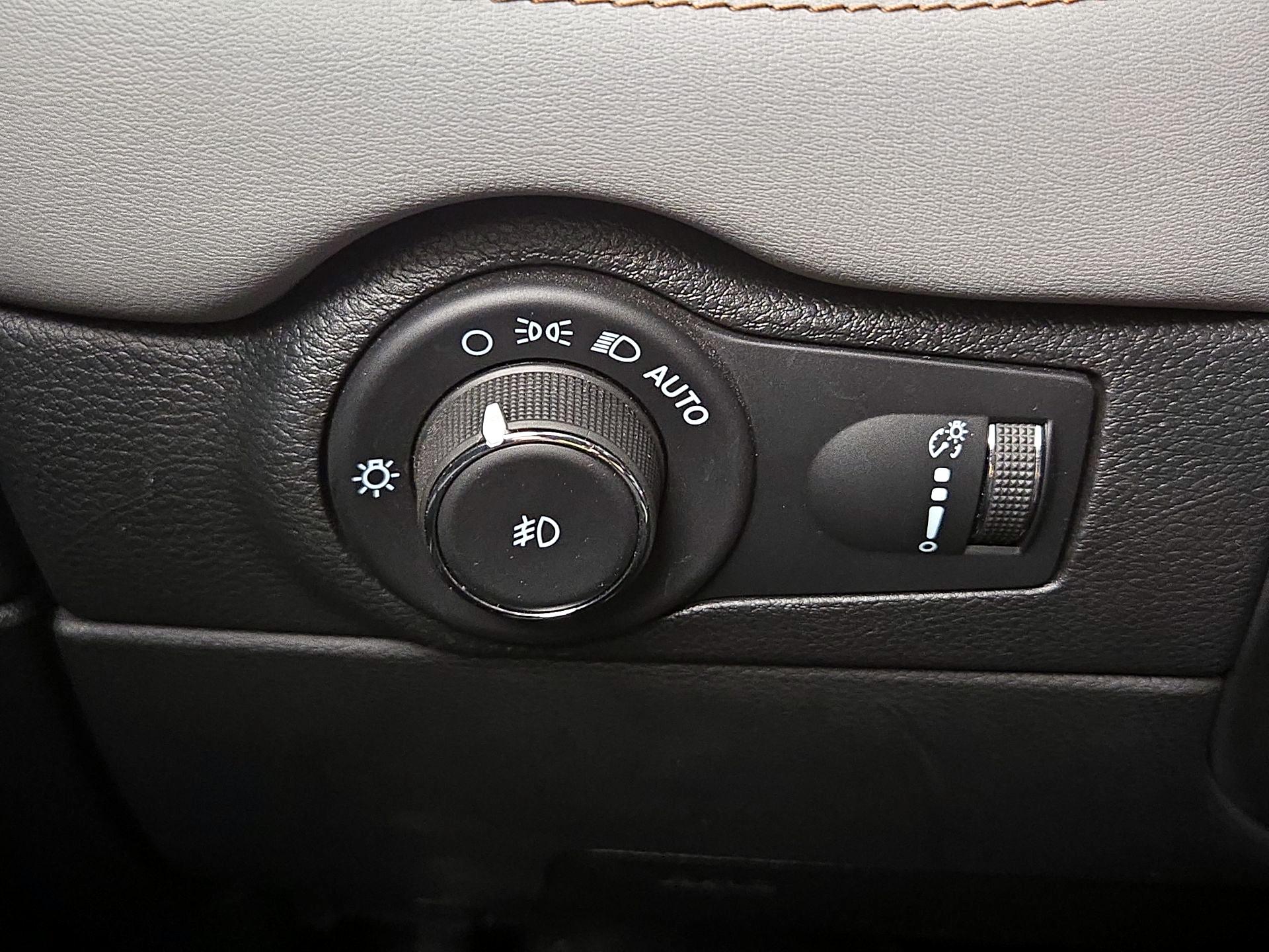 Thumbnail: 2022 Dodge Durango - 13