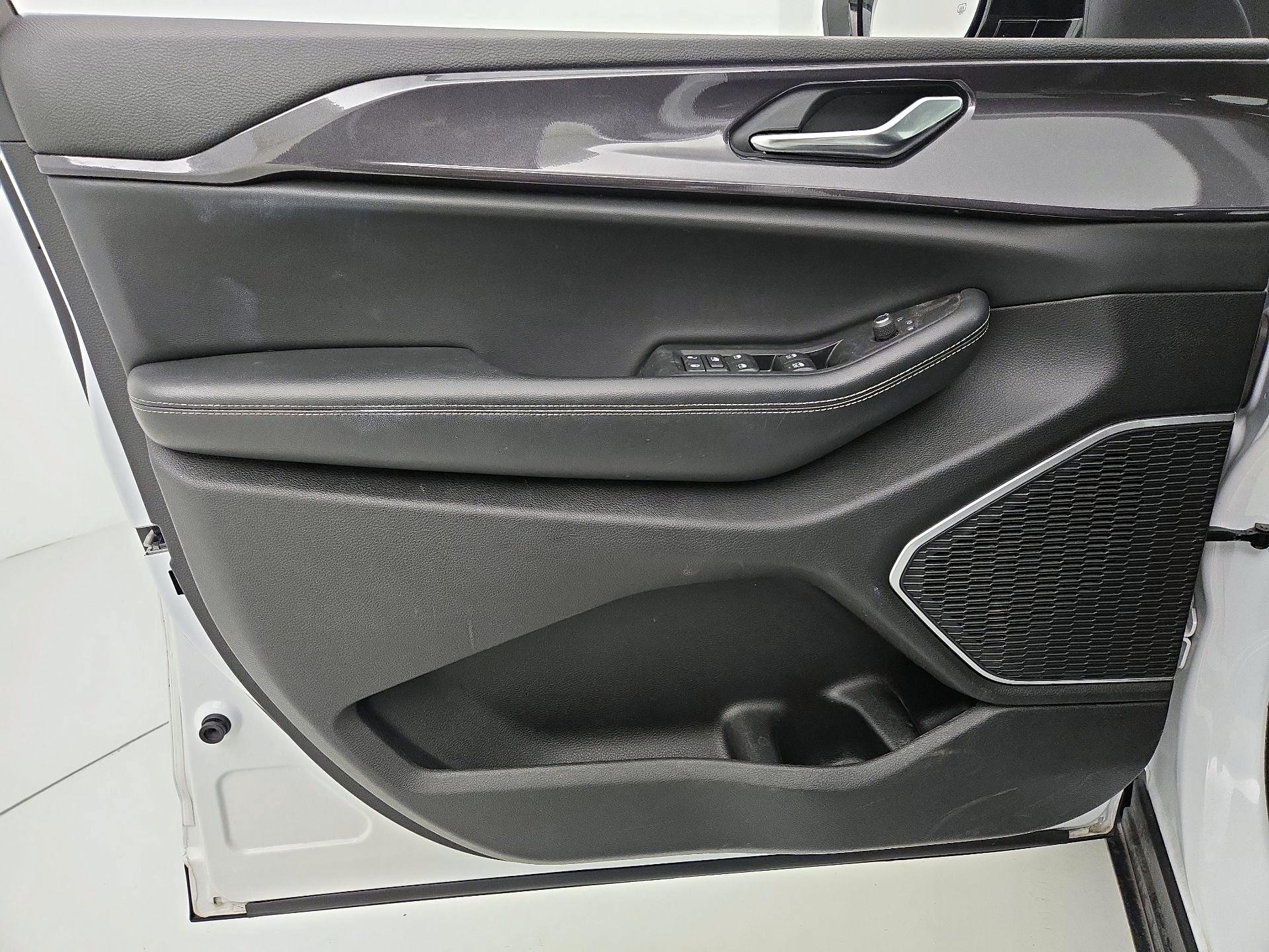 Thumbnail: 2021 Jeep Grand Cherokee L - 12