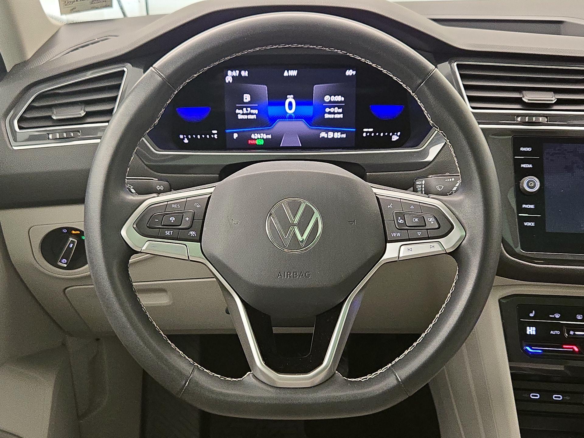 Thumbnail: 2022 Volkswagen Tiguan - 10