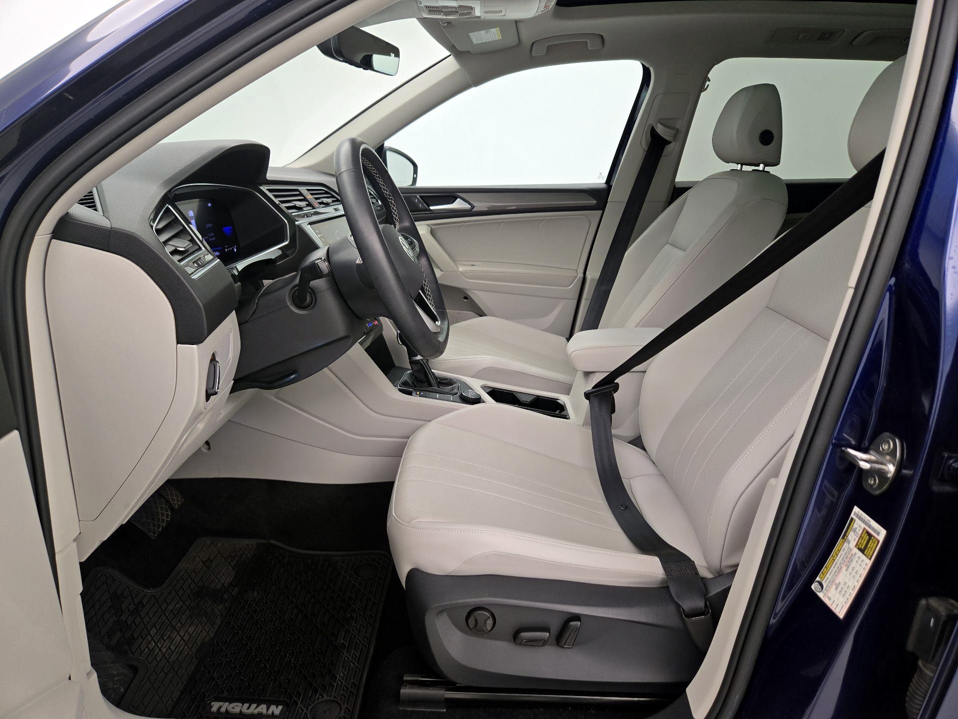 Thumbnail: 2022 Volkswagen Tiguan - 11