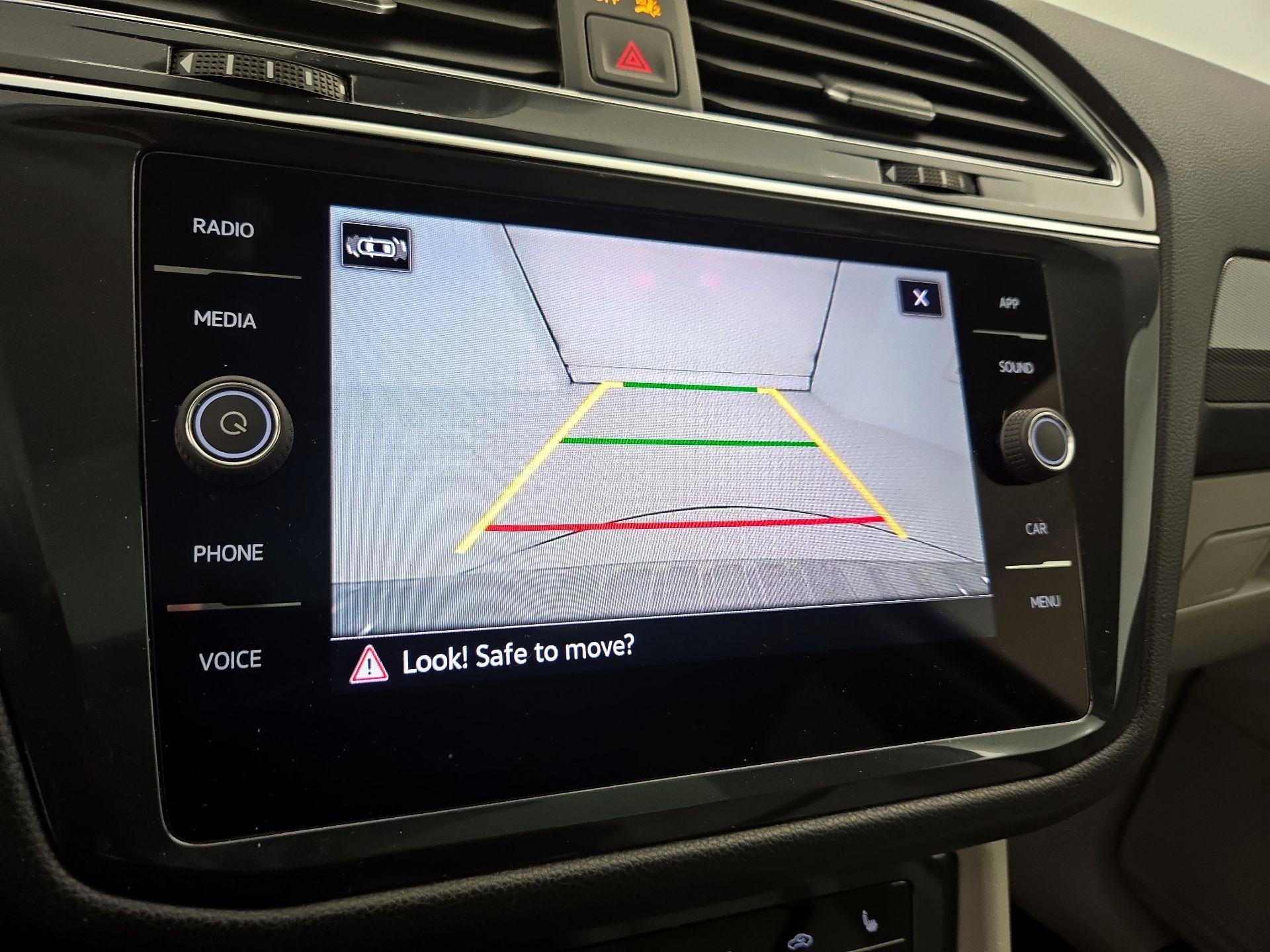 Thumbnail: 2022 Volkswagen Tiguan - 14