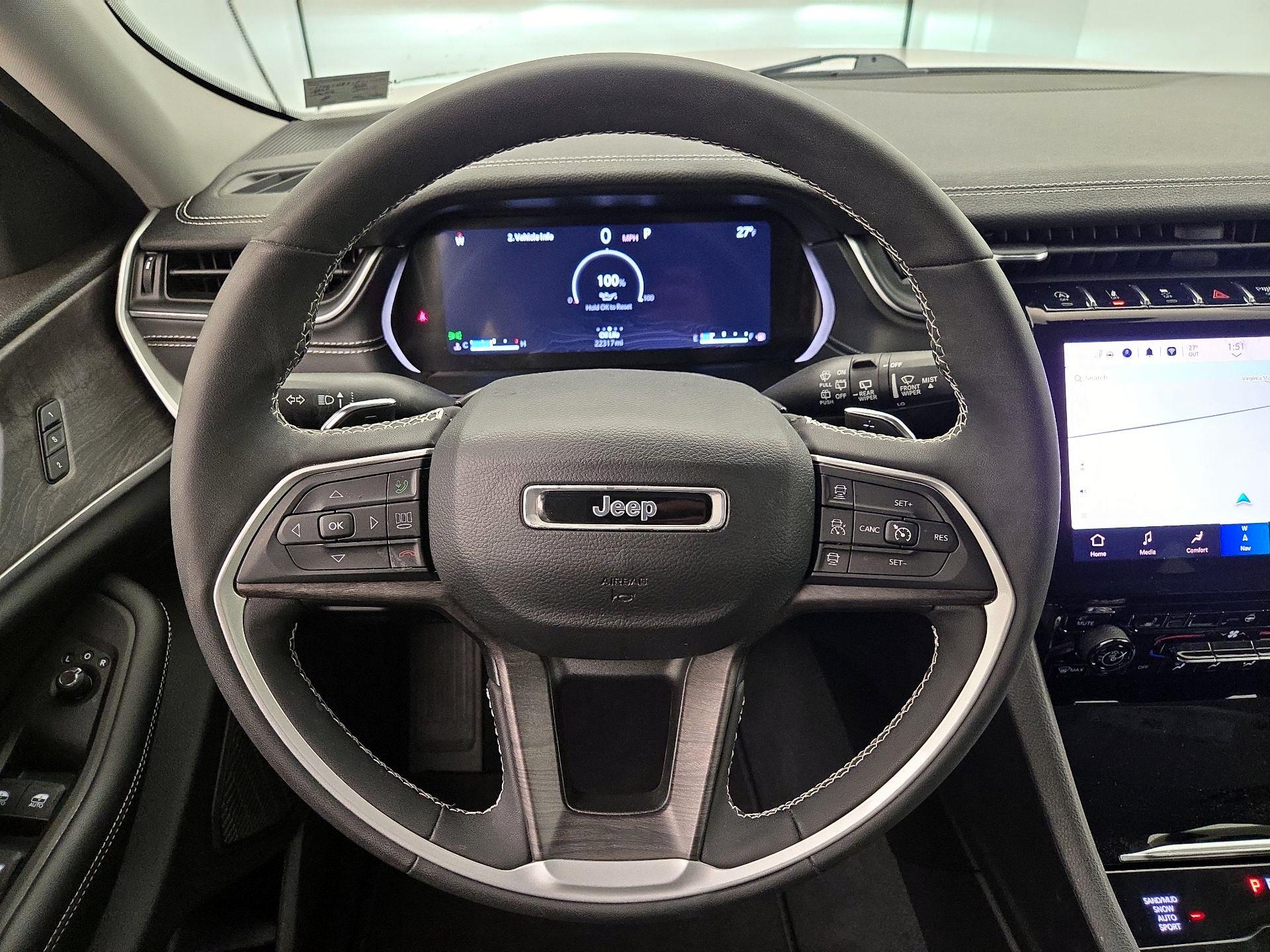 Thumbnail: 2023 Jeep Grand Cherokee - 10