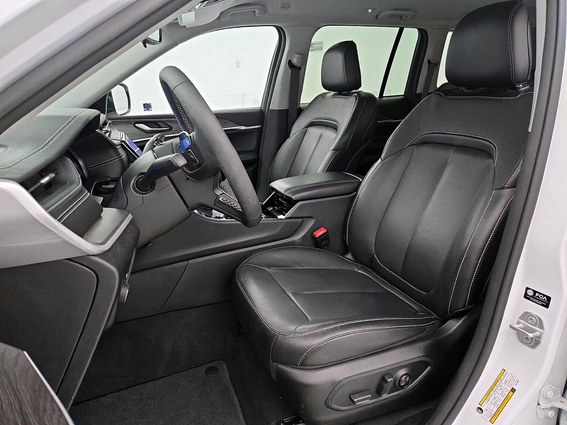 Thumbnail: 2023 Jeep Grand Cherokee - 11