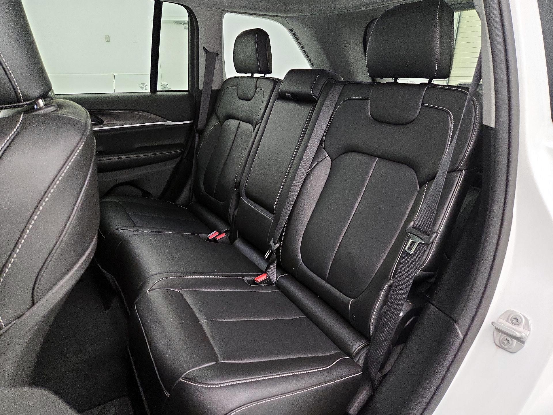 Thumbnail: 2023 Jeep Grand Cherokee - 20