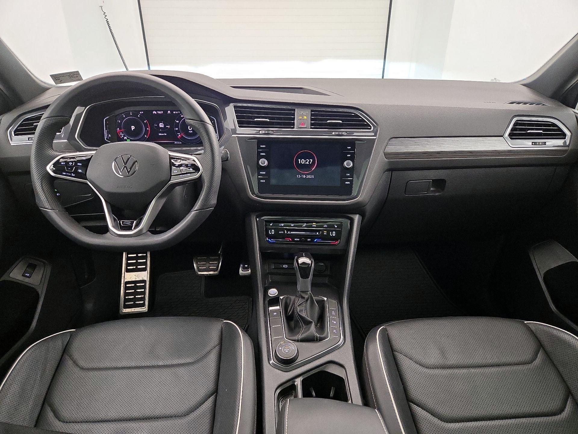 Thumbnail: 2022 Volkswagen Tiguan - 9