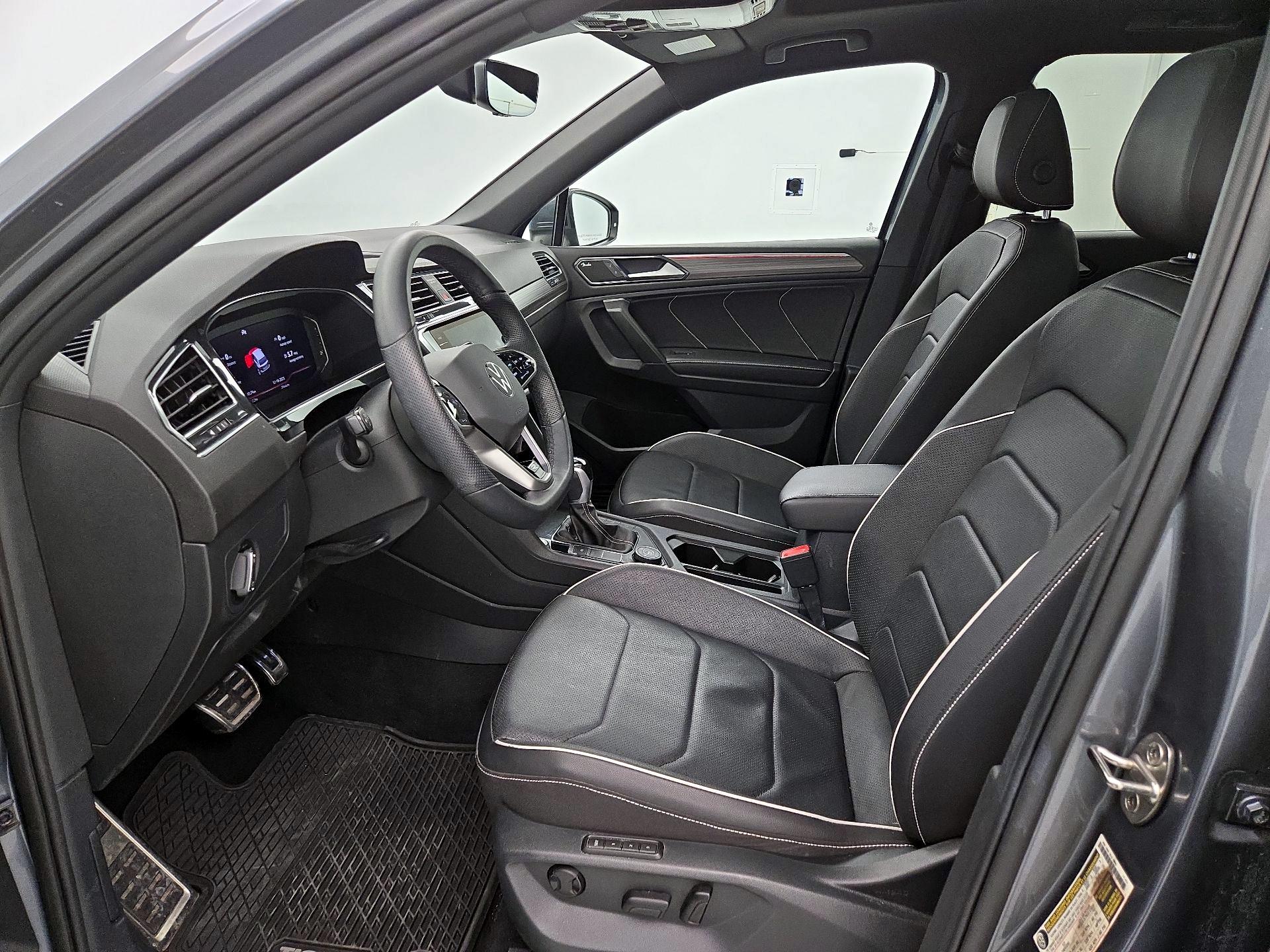 Thumbnail: 2022 Volkswagen Tiguan - 11