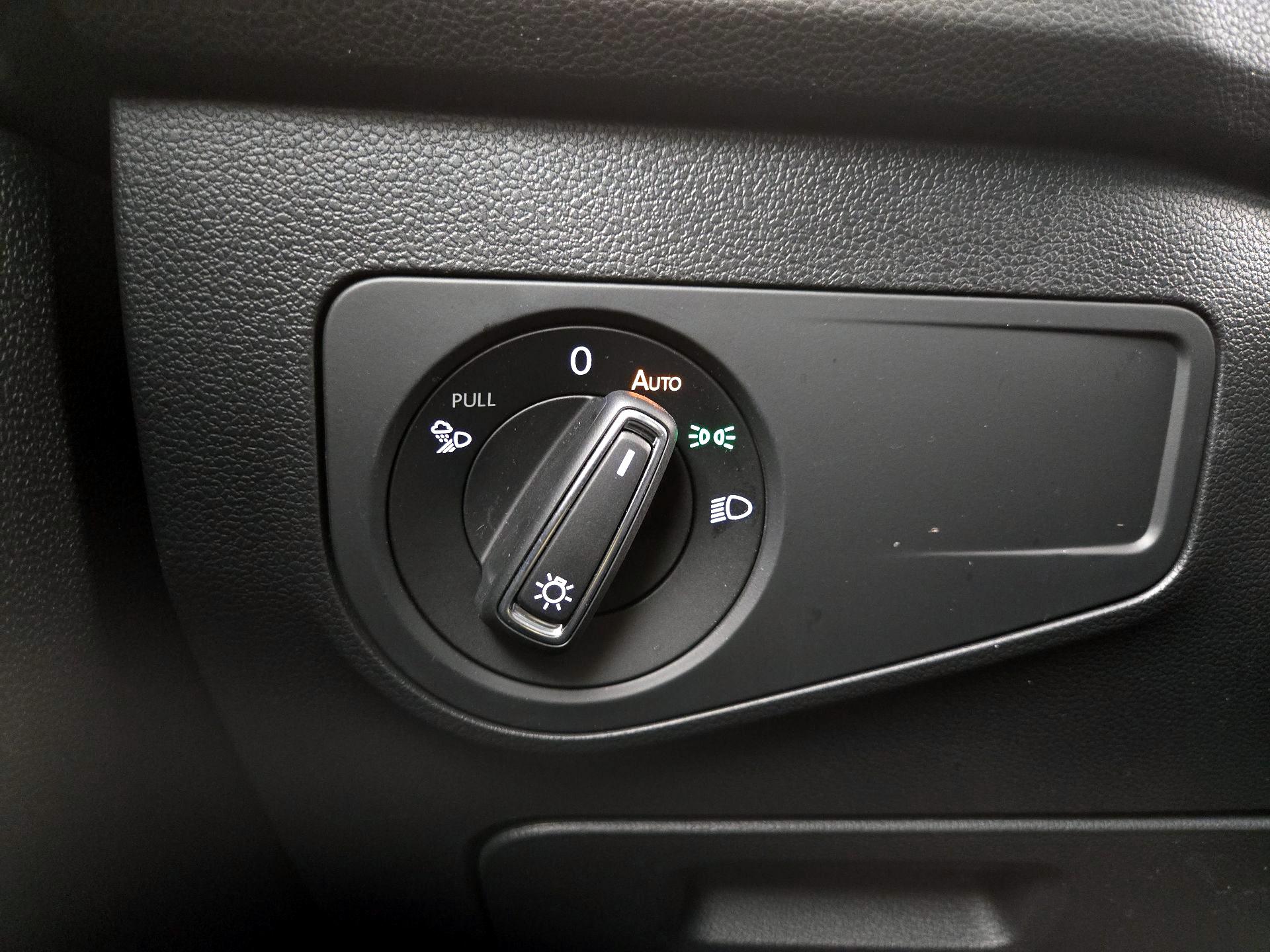 Thumbnail: 2022 Volkswagen Tiguan - 13