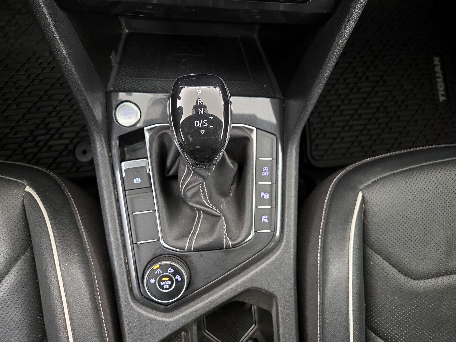 Thumbnail: 2022 Volkswagen Tiguan - 18