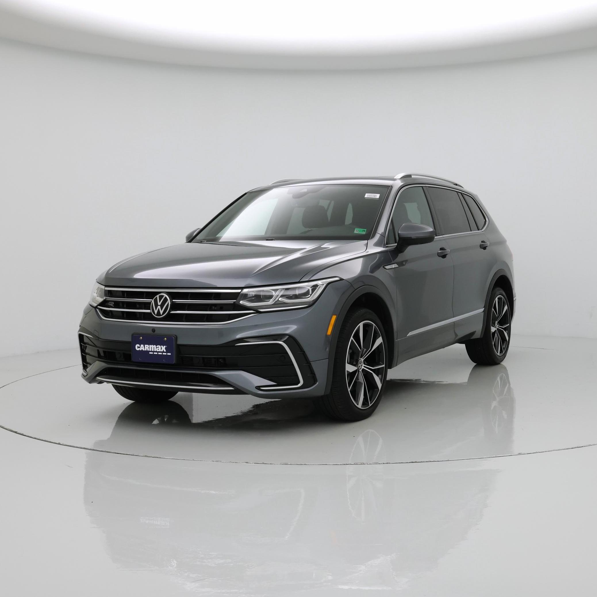 Thumbnail: 2022 Volkswagen Tiguan - 4