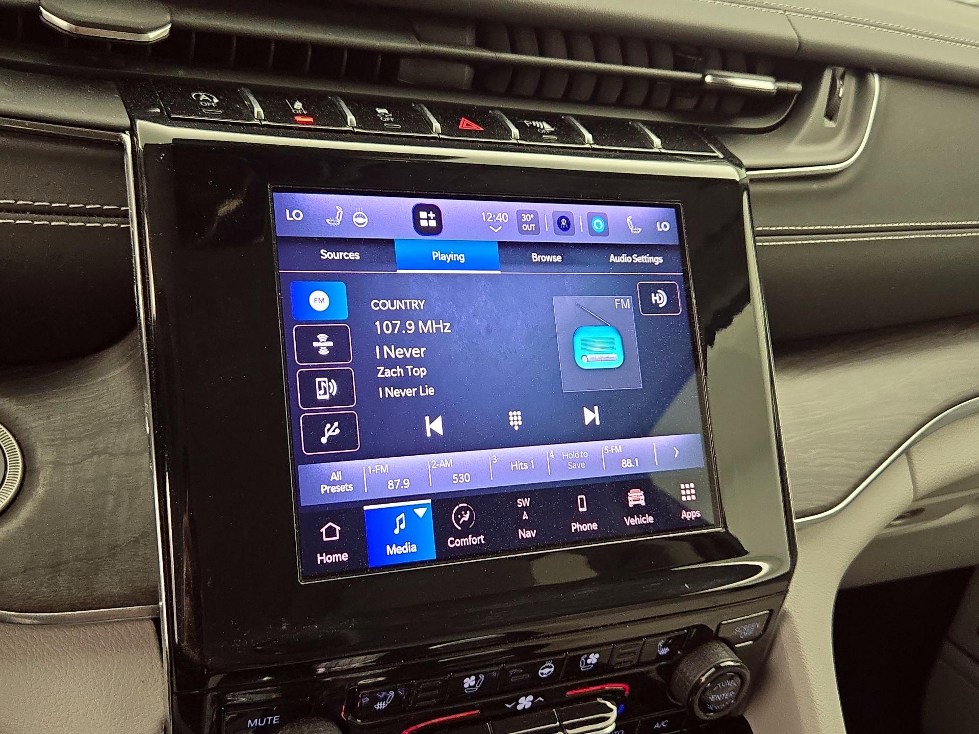 Thumbnail: 2022 Jeep Grand Cherokee L - 16