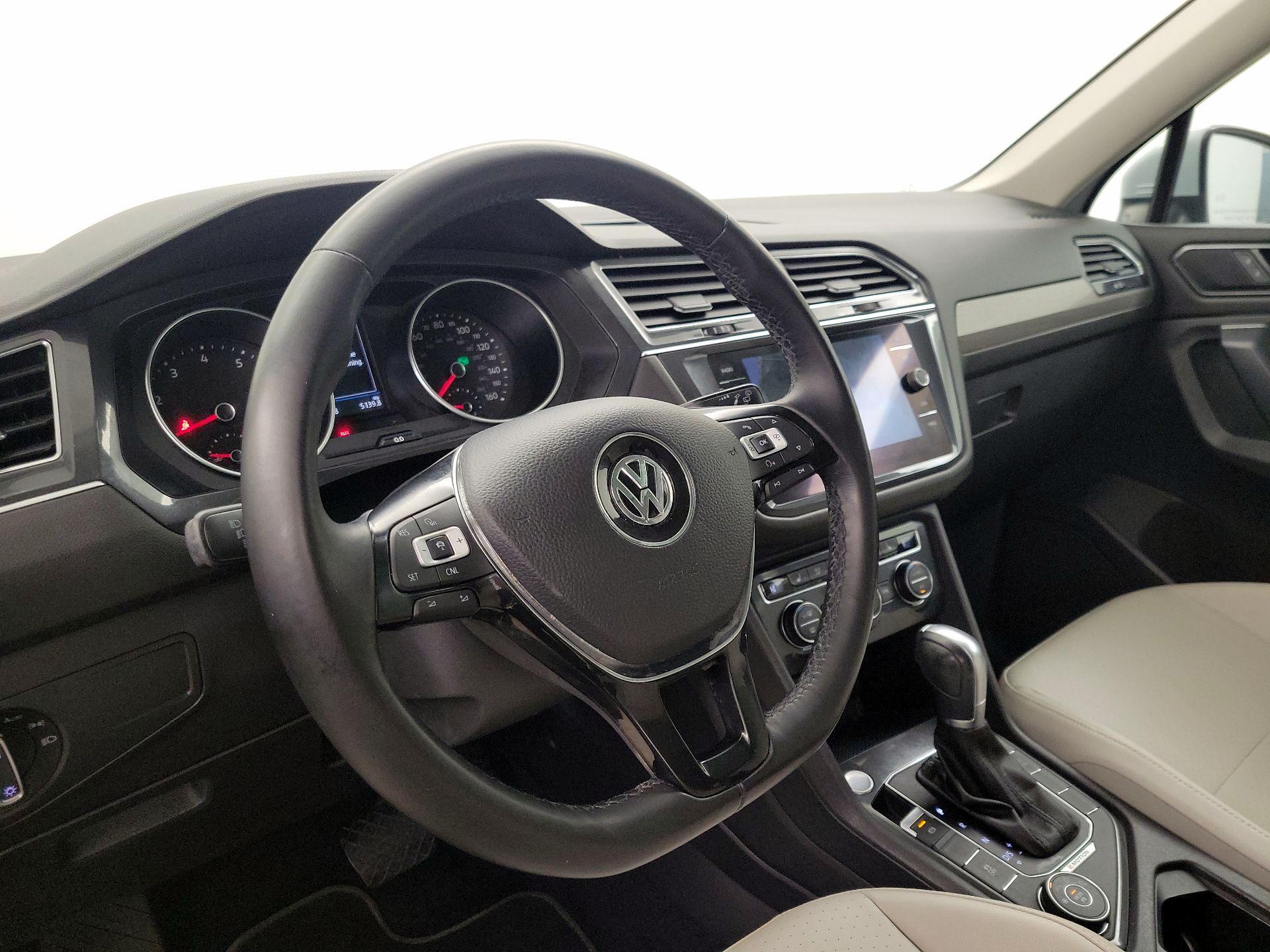 Thumbnail: 2018 Volkswagen Tiguan - 9