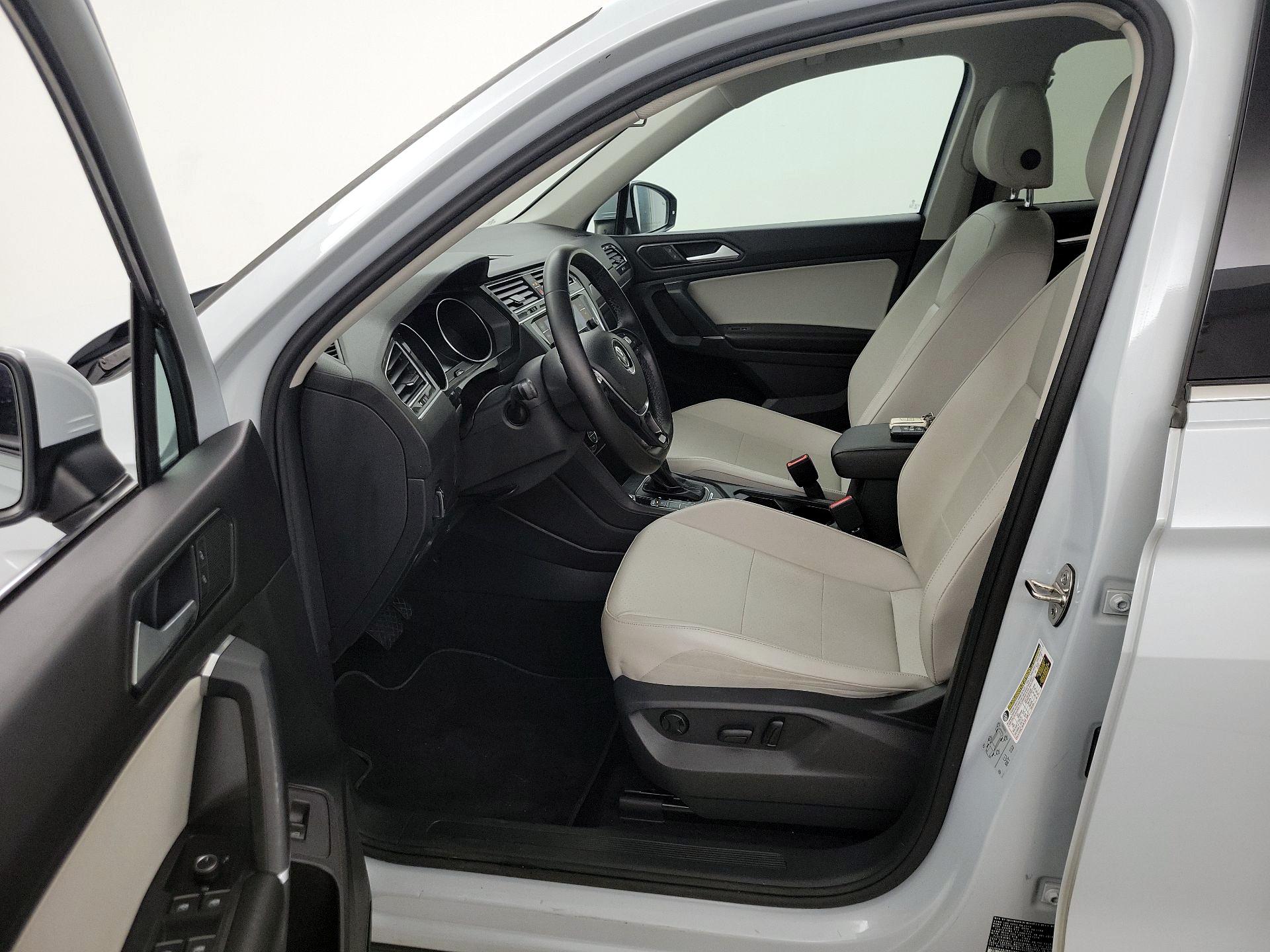 Thumbnail: 2018 Volkswagen Tiguan - 11