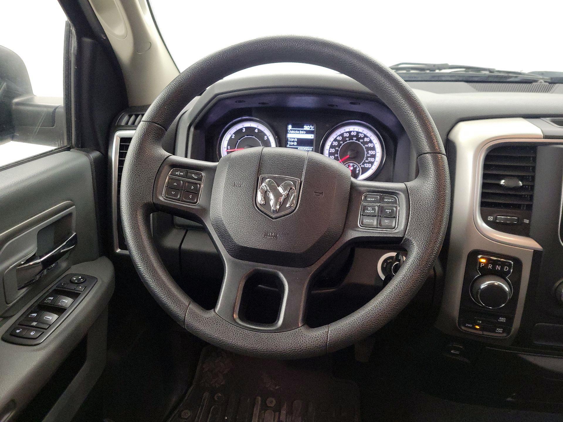 Thumbnail: 2019 RAM 1500 Classic - 10