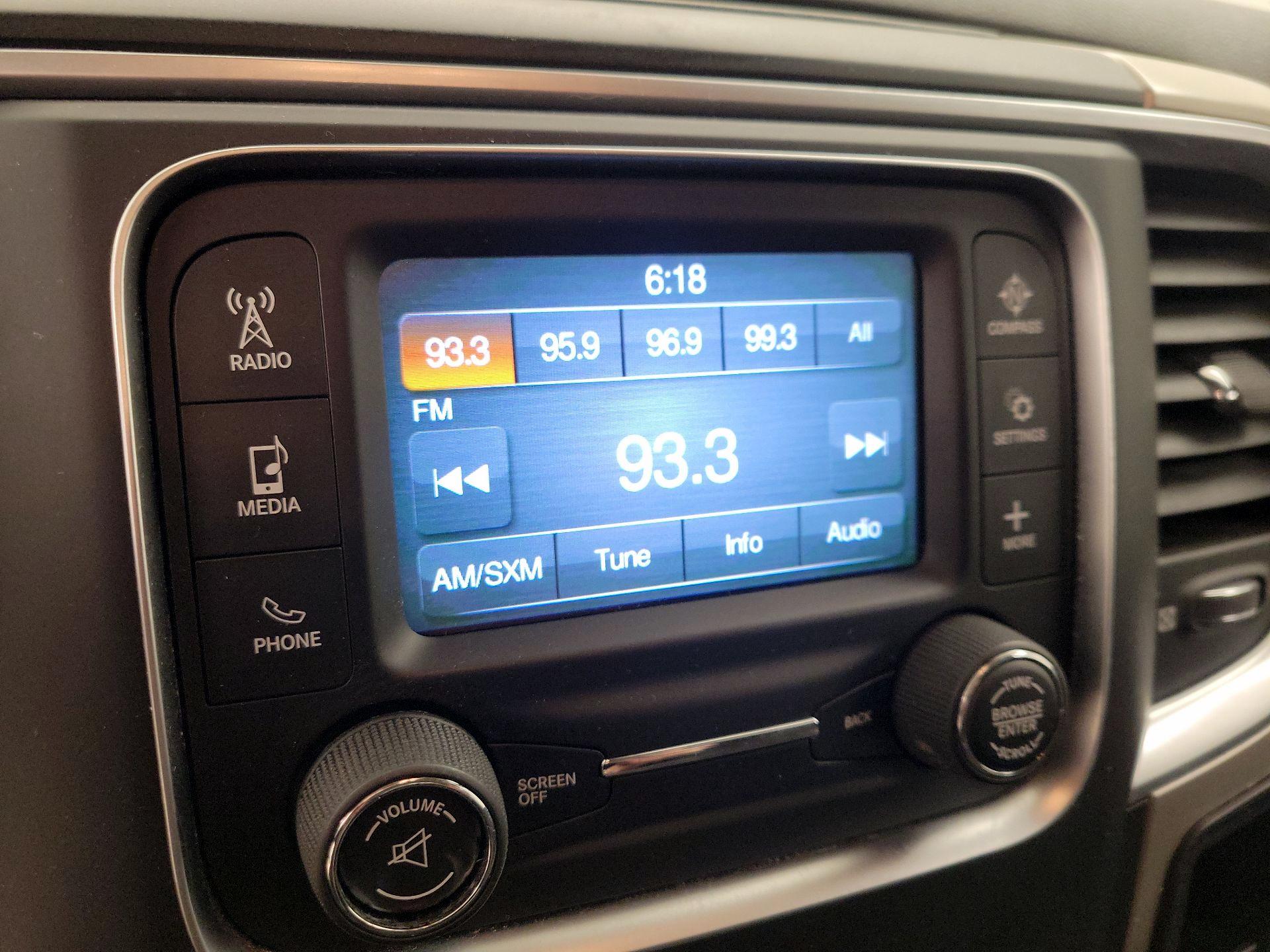 Thumbnail: 2019 RAM 1500 Classic - 15