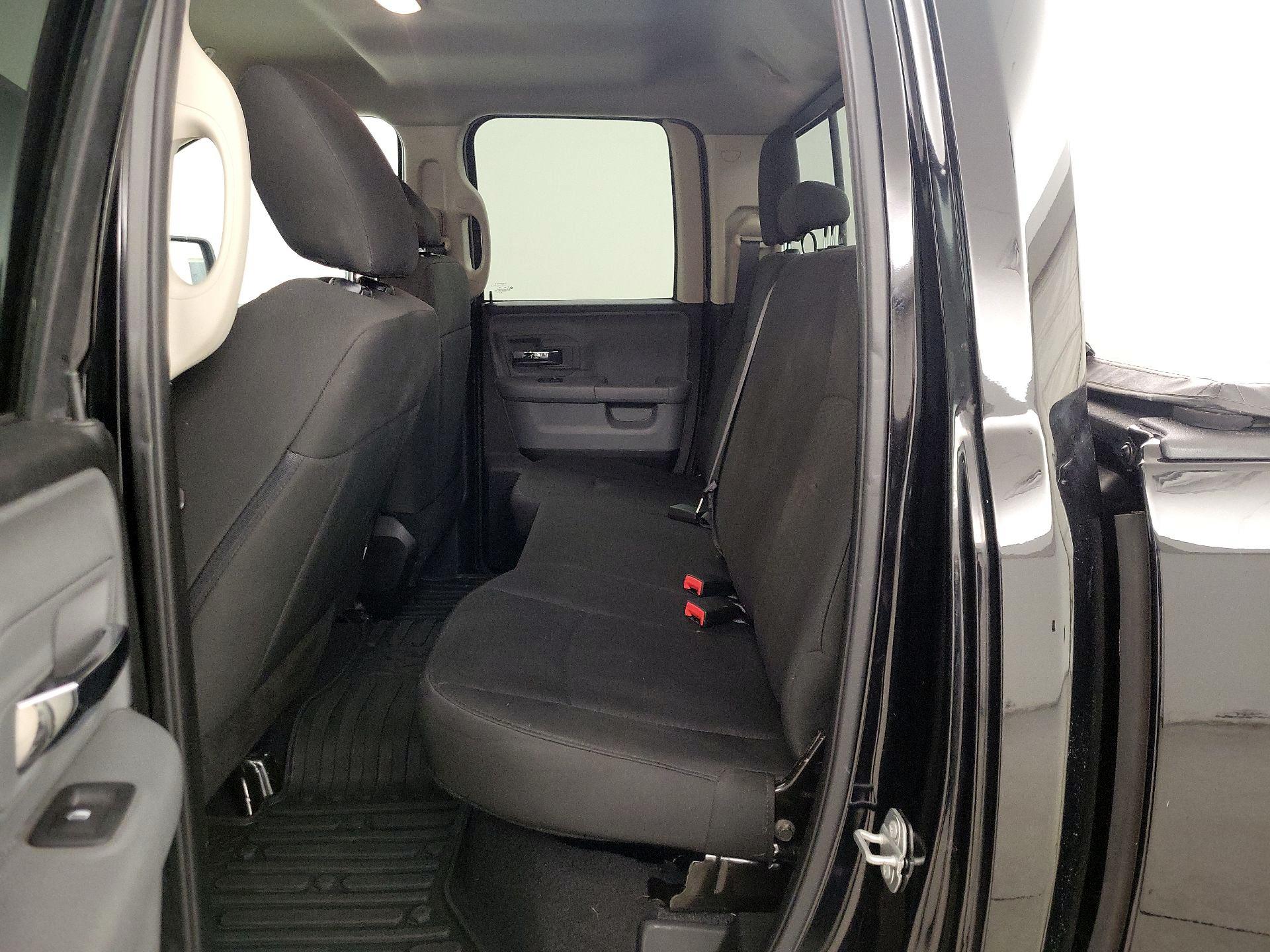 Thumbnail: 2019 RAM 1500 Classic - 19