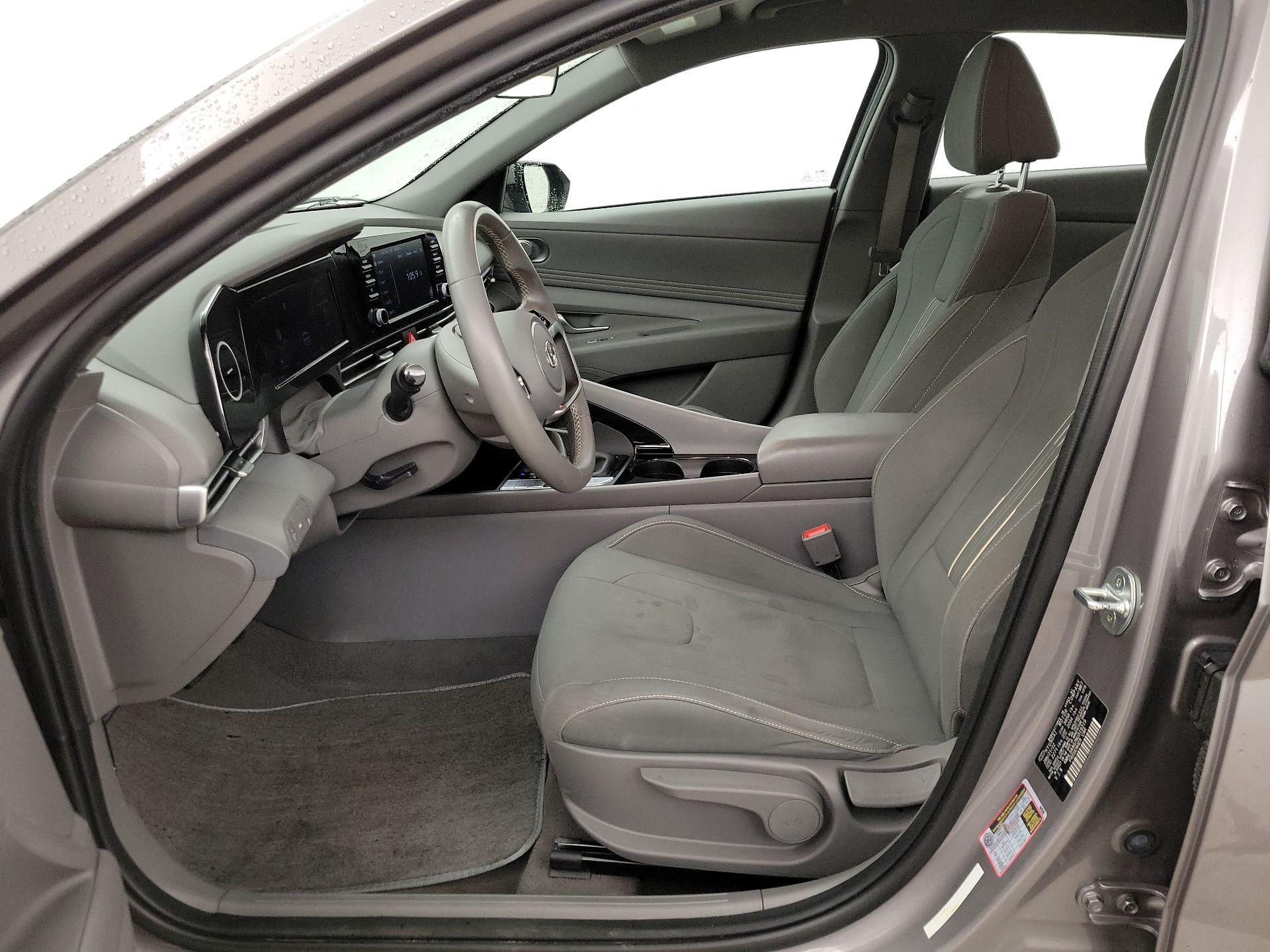 Thumbnail: 2022 Hyundai Elantra - 11