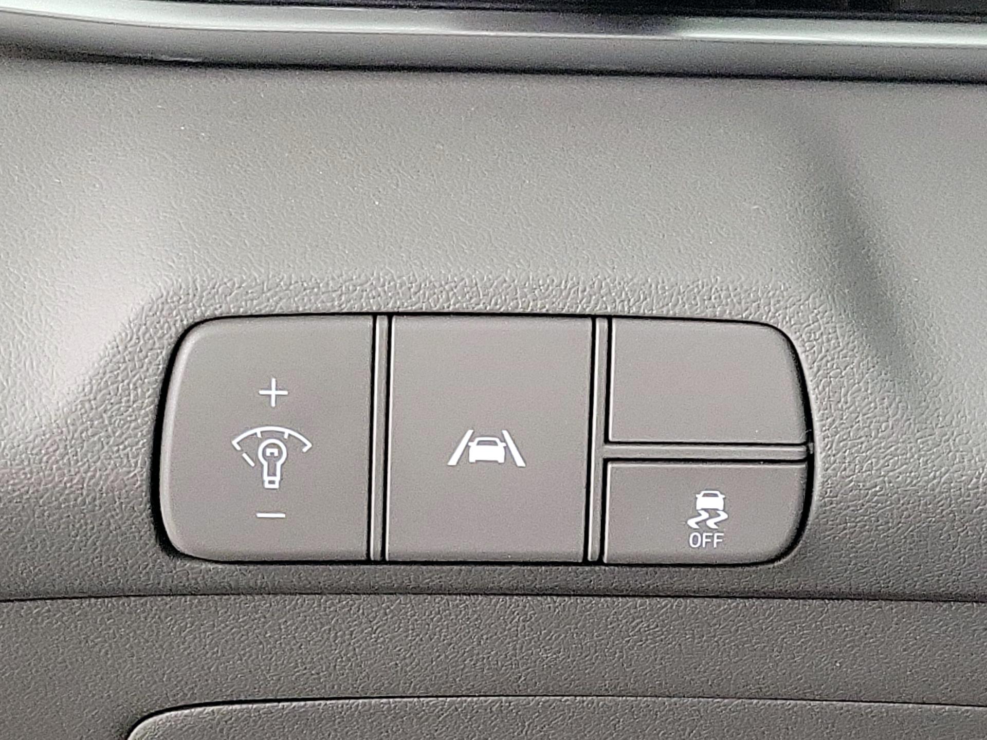 Thumbnail: 2022 Hyundai Elantra - 13