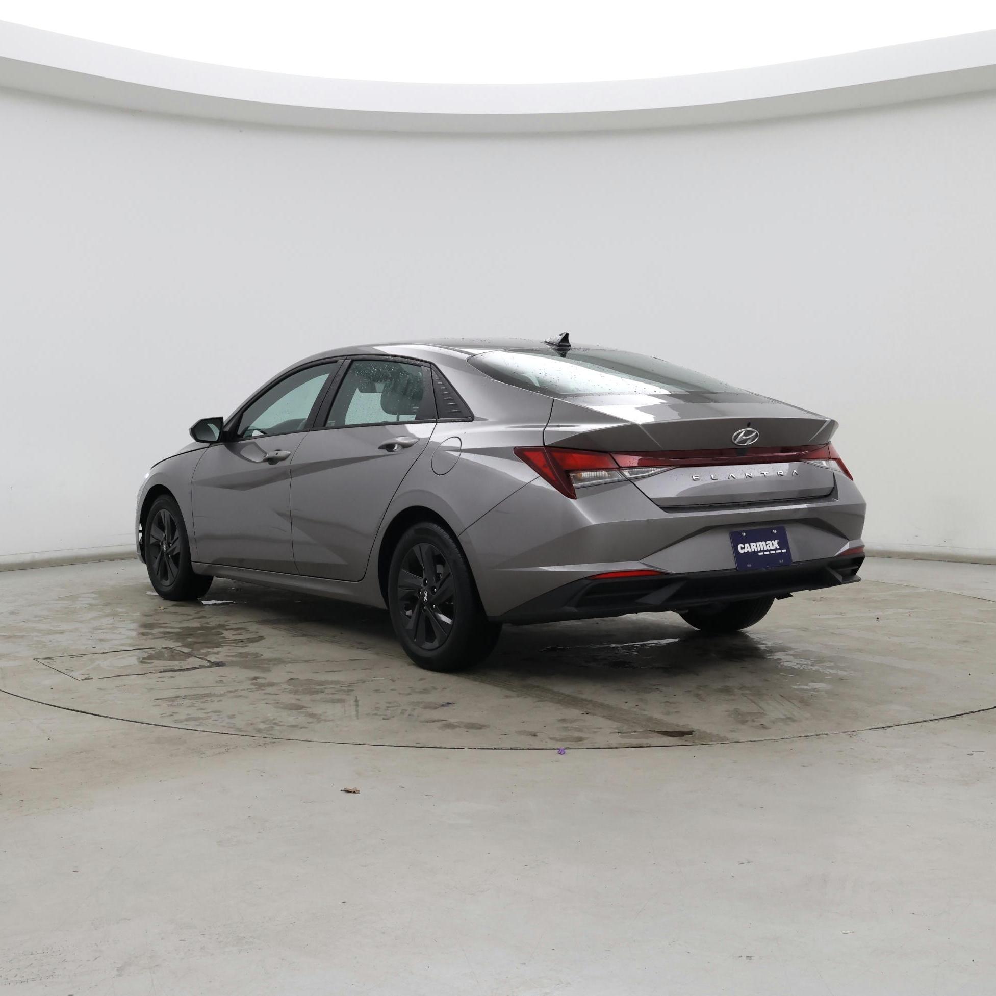 Thumbnail: 2022 Hyundai Elantra - 2