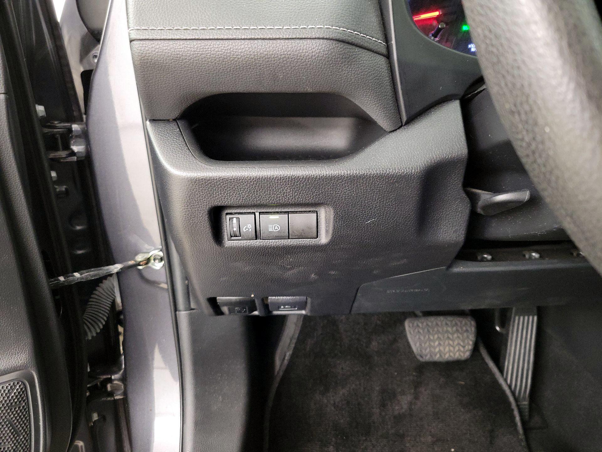 Thumbnail: 2022 Toyota RAV4 - 13