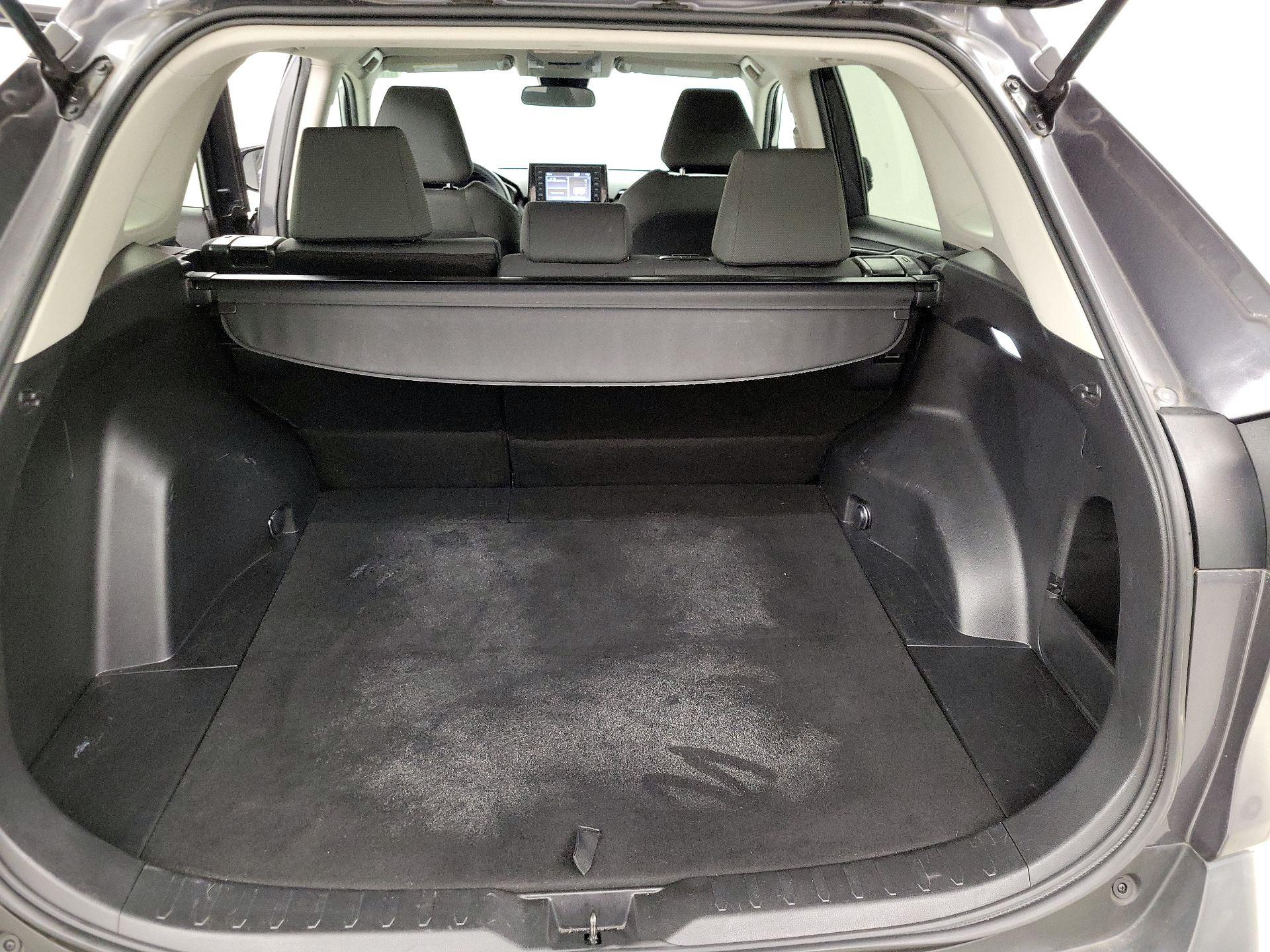 Thumbnail: 2022 Toyota RAV4 - 20