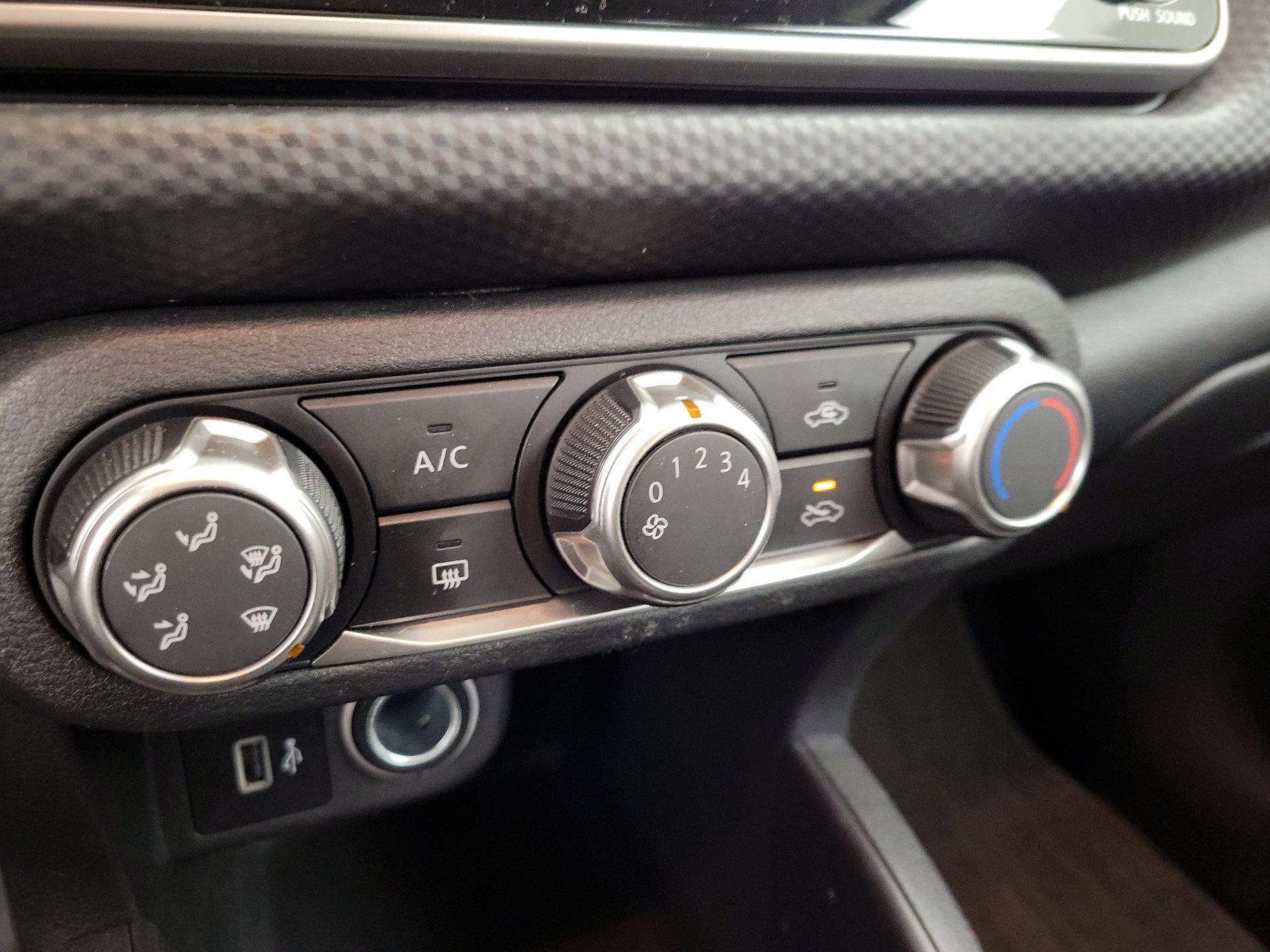 Thumbnail: 2023 Nissan Kicks - 16