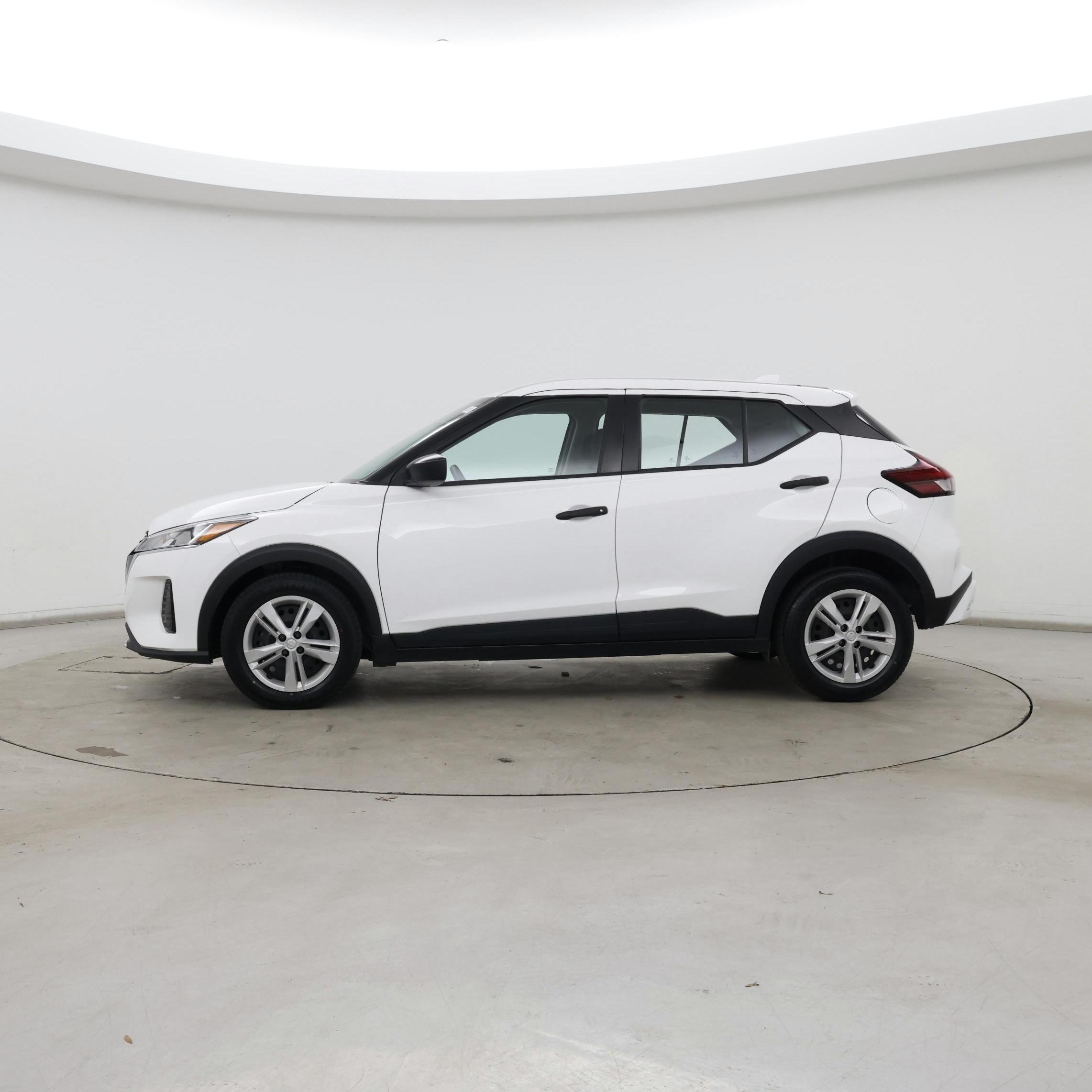 Thumbnail: 2023 Nissan Kicks - 3