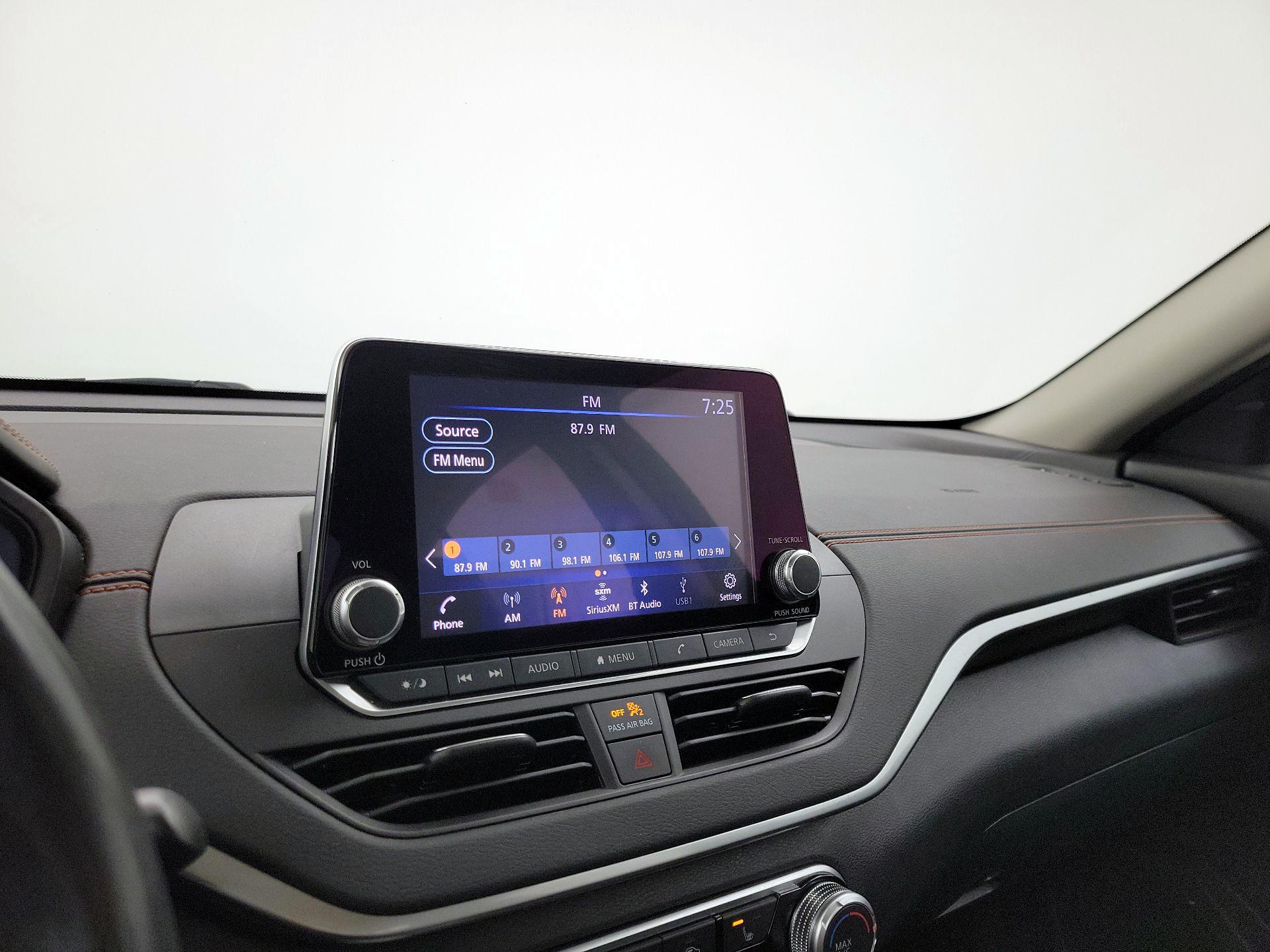 Thumbnail: 2021 Nissan Altima - 15