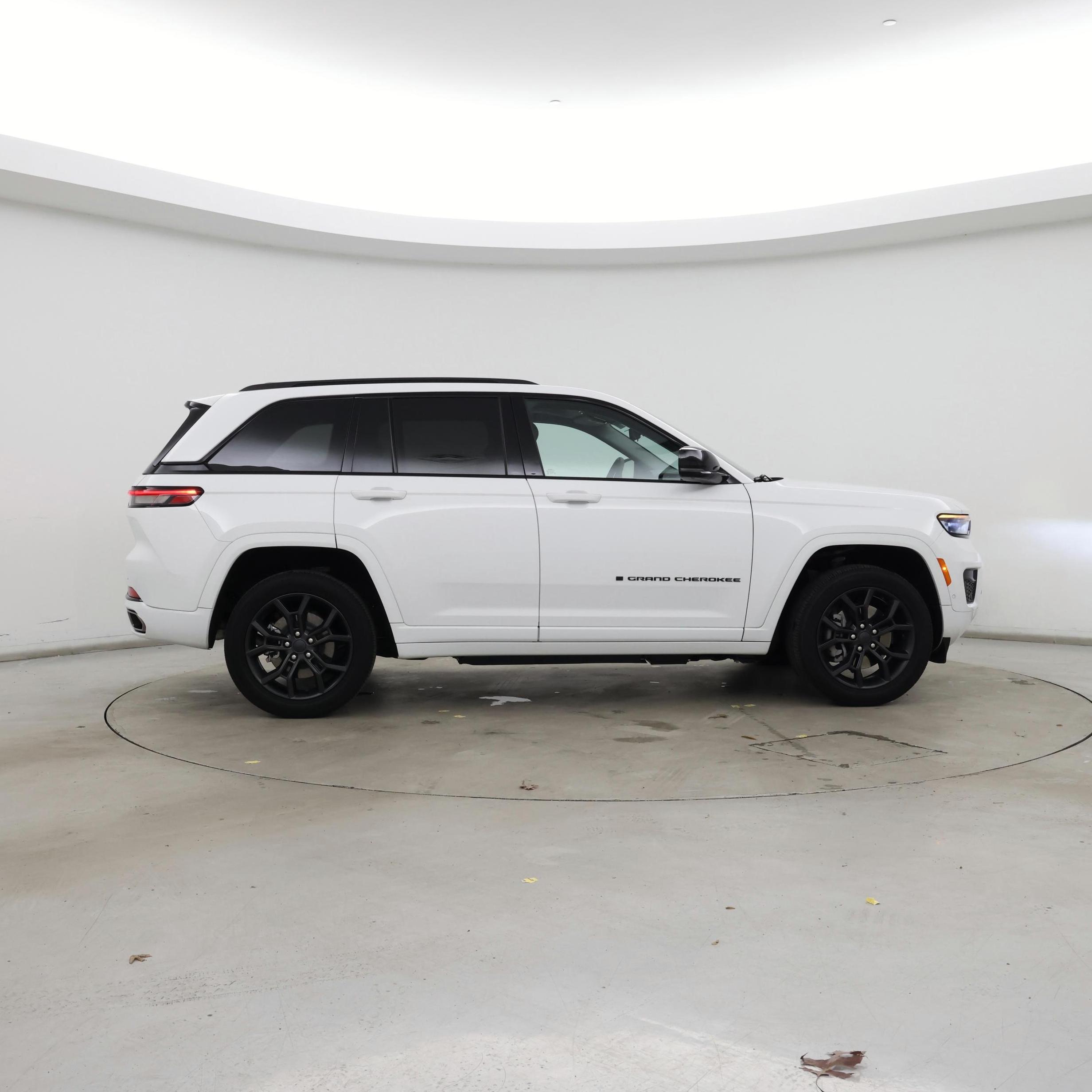 Thumbnail: 2023 Jeep Grand Cherokee - 7