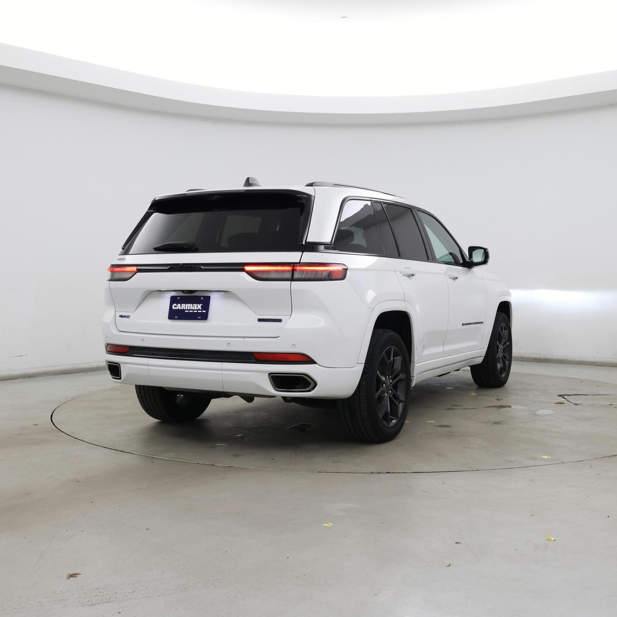 Thumbnail: 2023 Jeep Grand Cherokee - 8