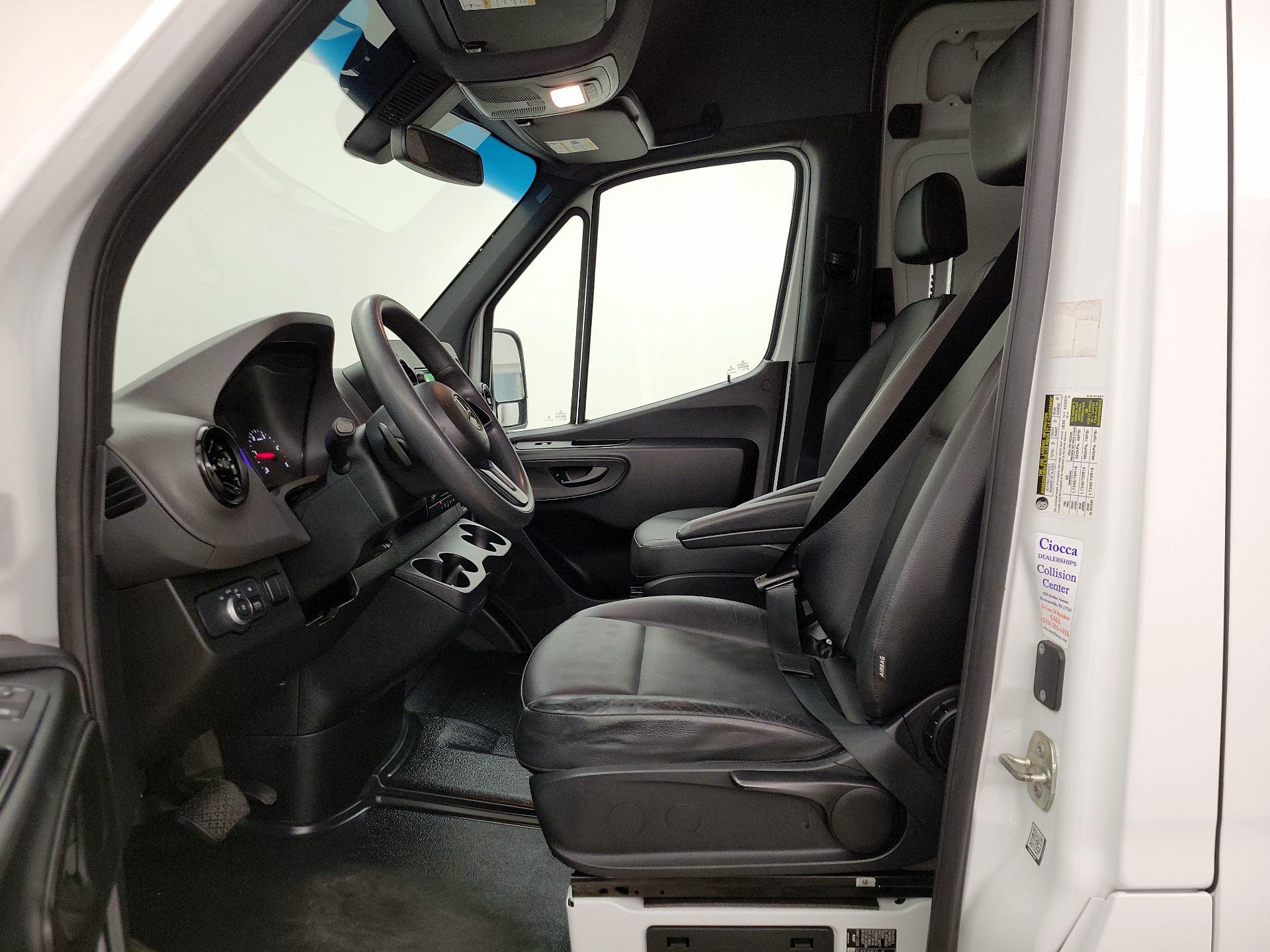 Thumbnail: 2023 Mercedes-Benz Sprinter - 11