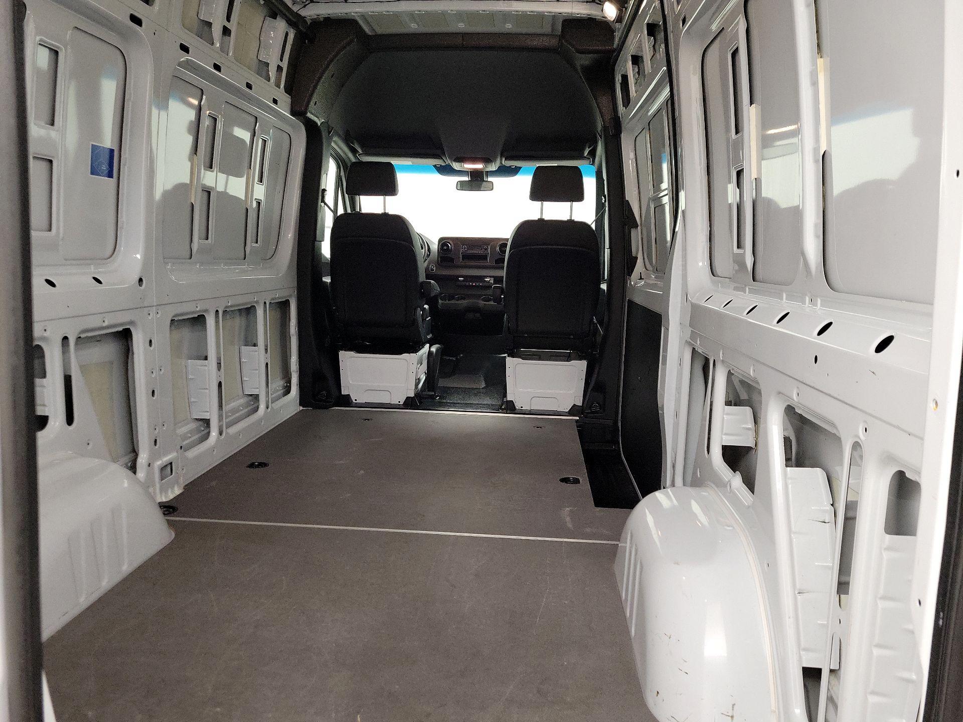 Thumbnail: 2023 Mercedes-Benz Sprinter - 19