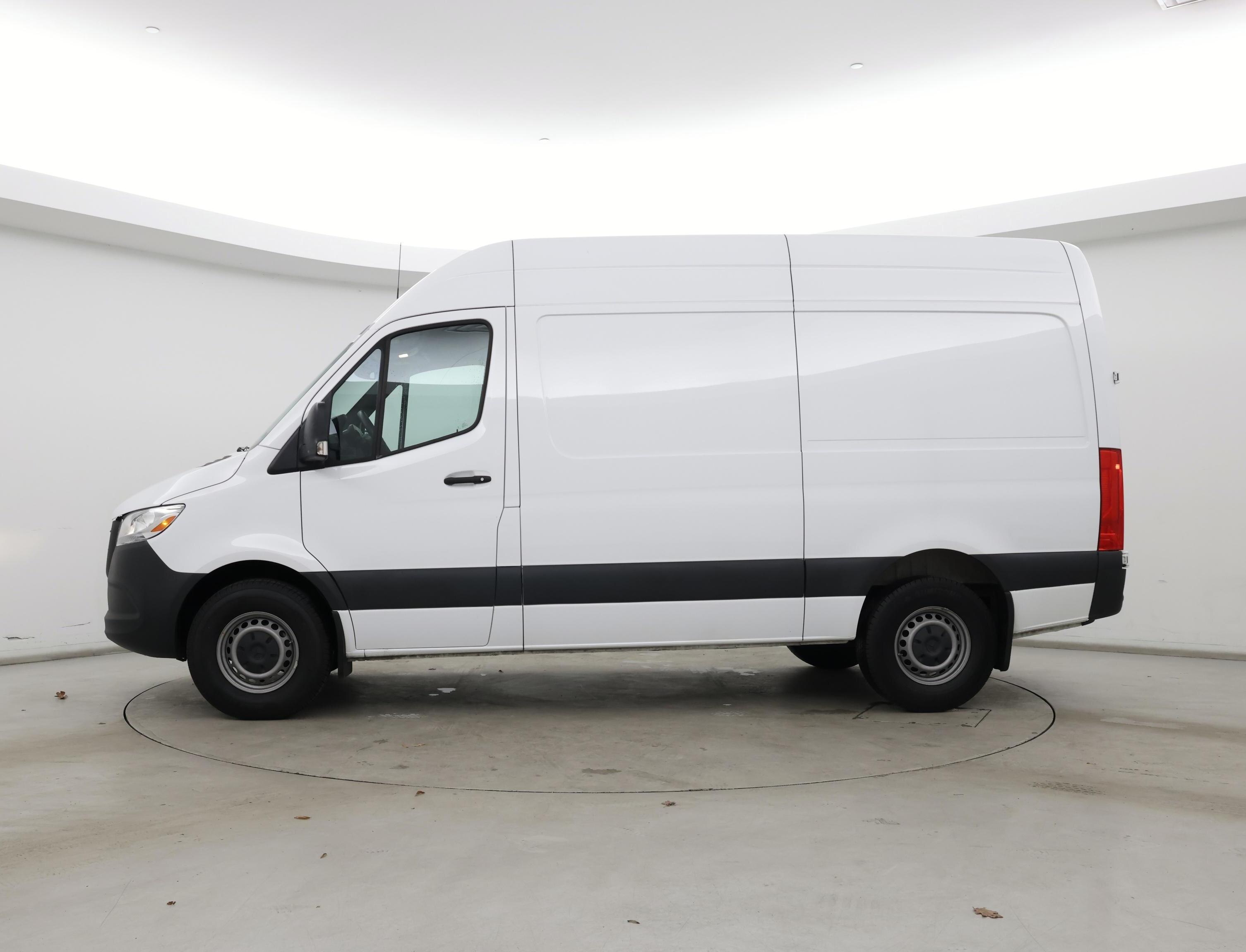 Thumbnail: 2023 Mercedes-Benz Sprinter - 3