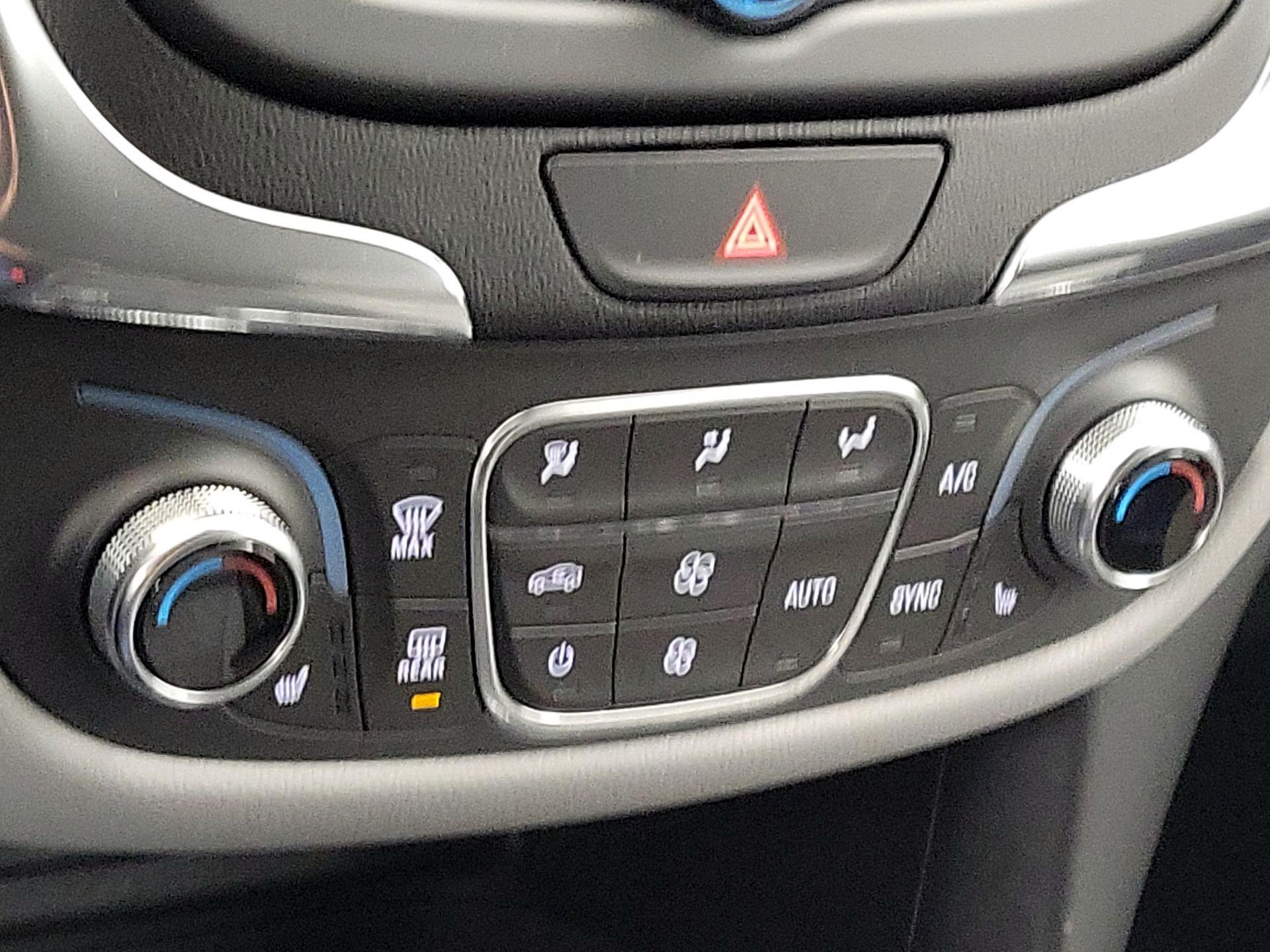 Thumbnail: 2020 Chevrolet Equinox - 16